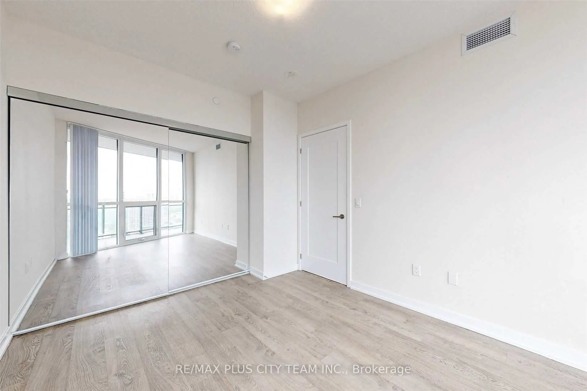 99 John Street, #3908