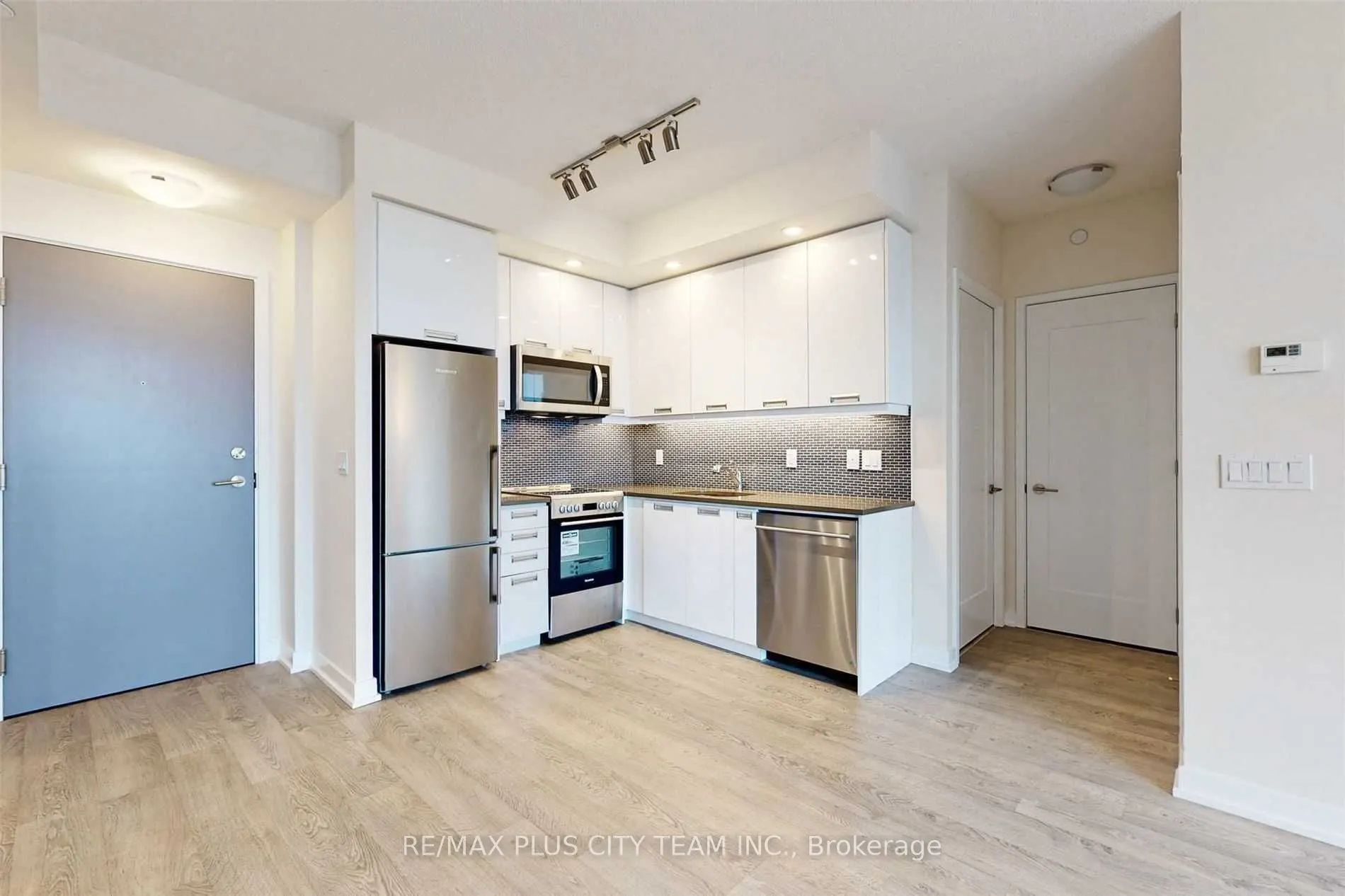 99 John Street, #3908