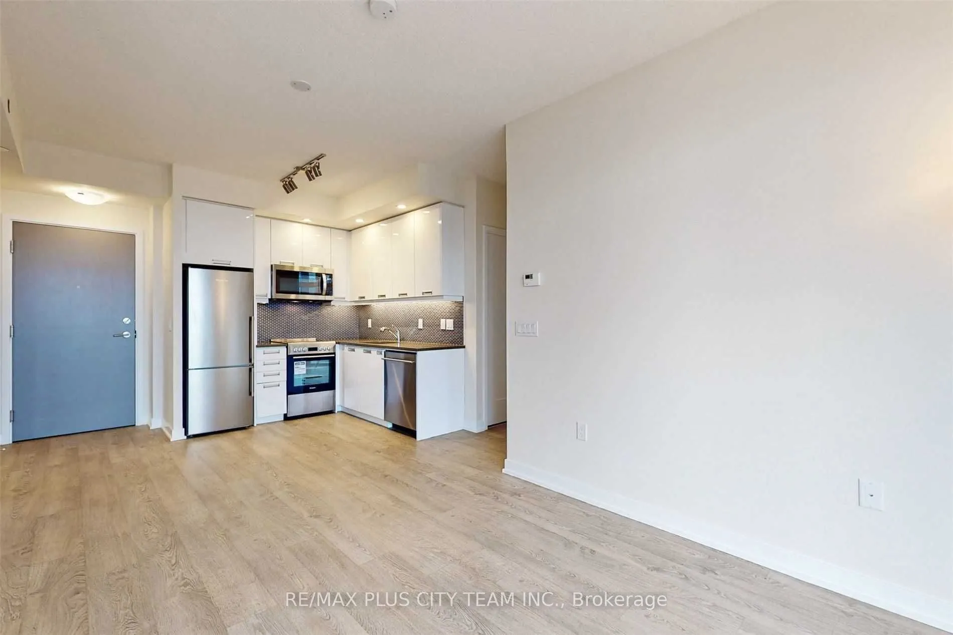 99 John Street, #3908