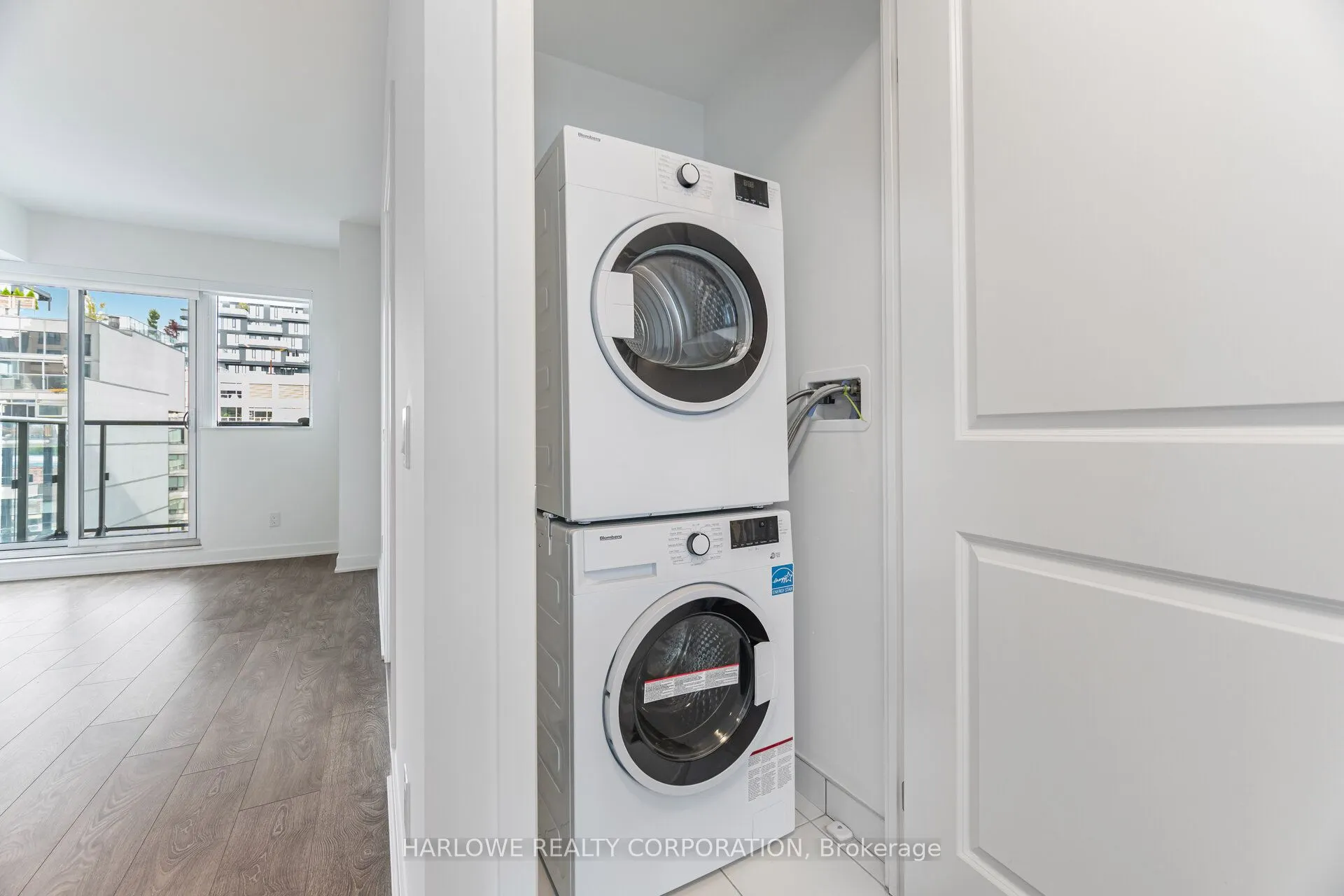543 Richmond Street W, #715