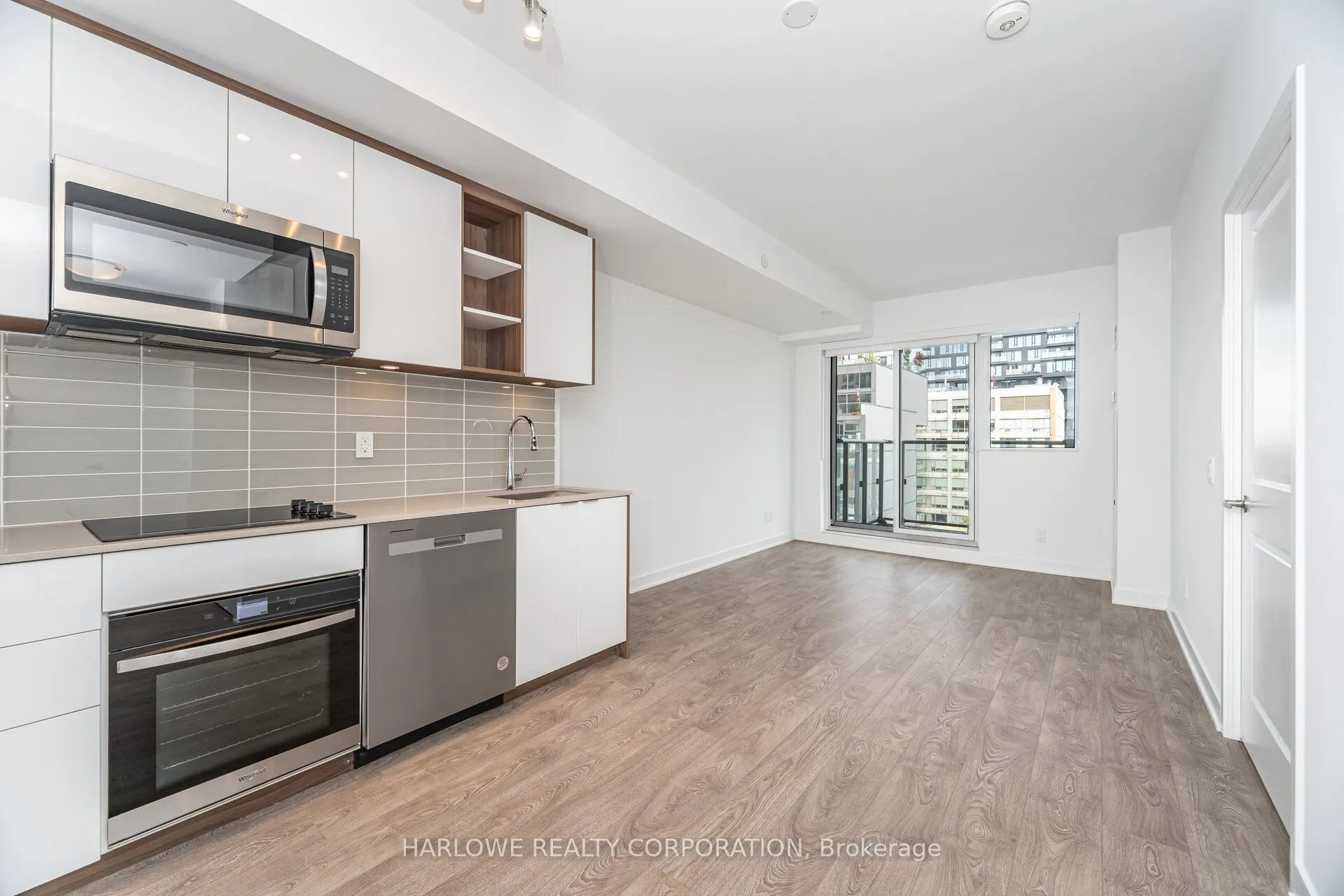 543 Richmond Street W, #715