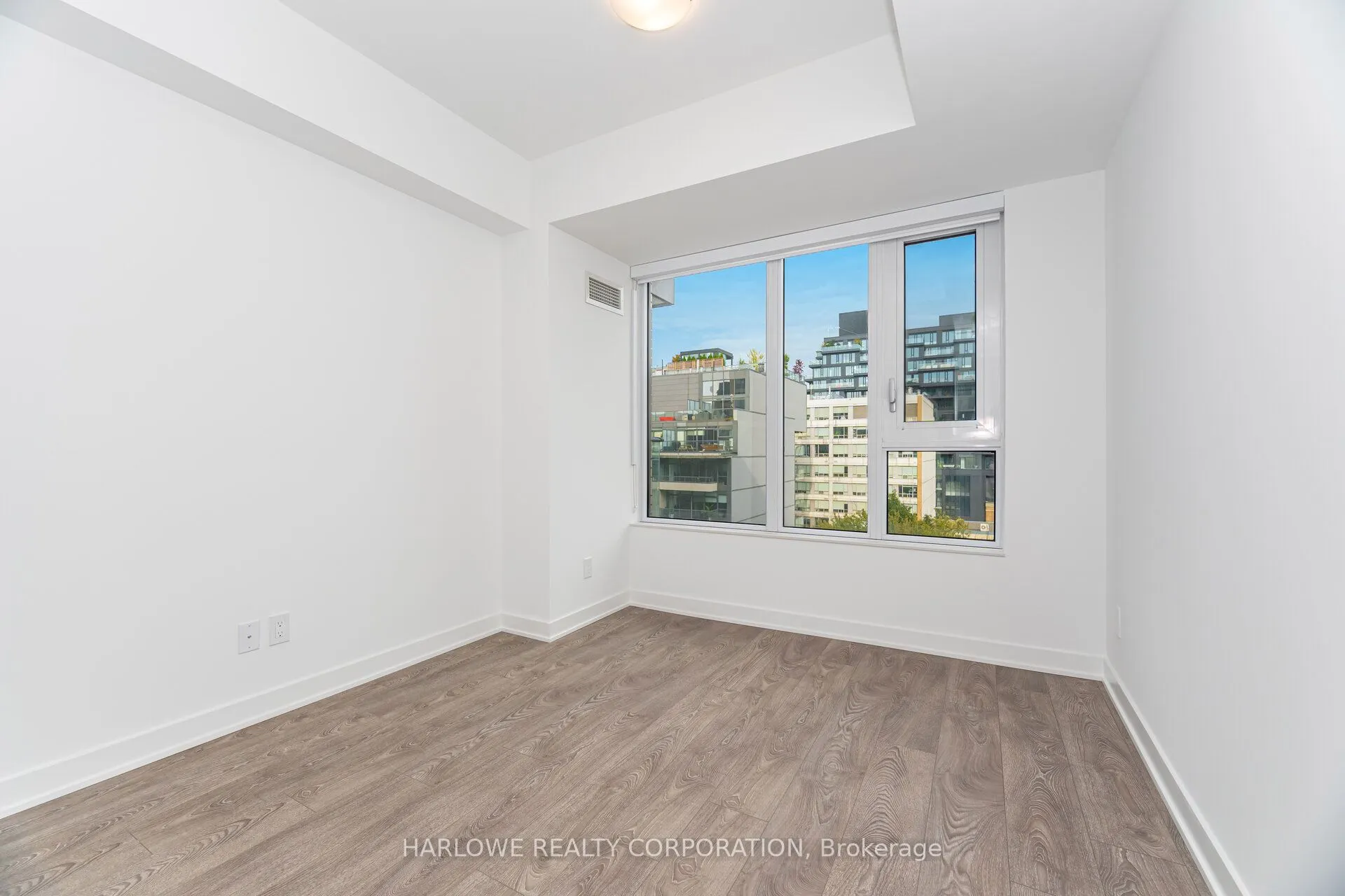 543 Richmond Street W, #715