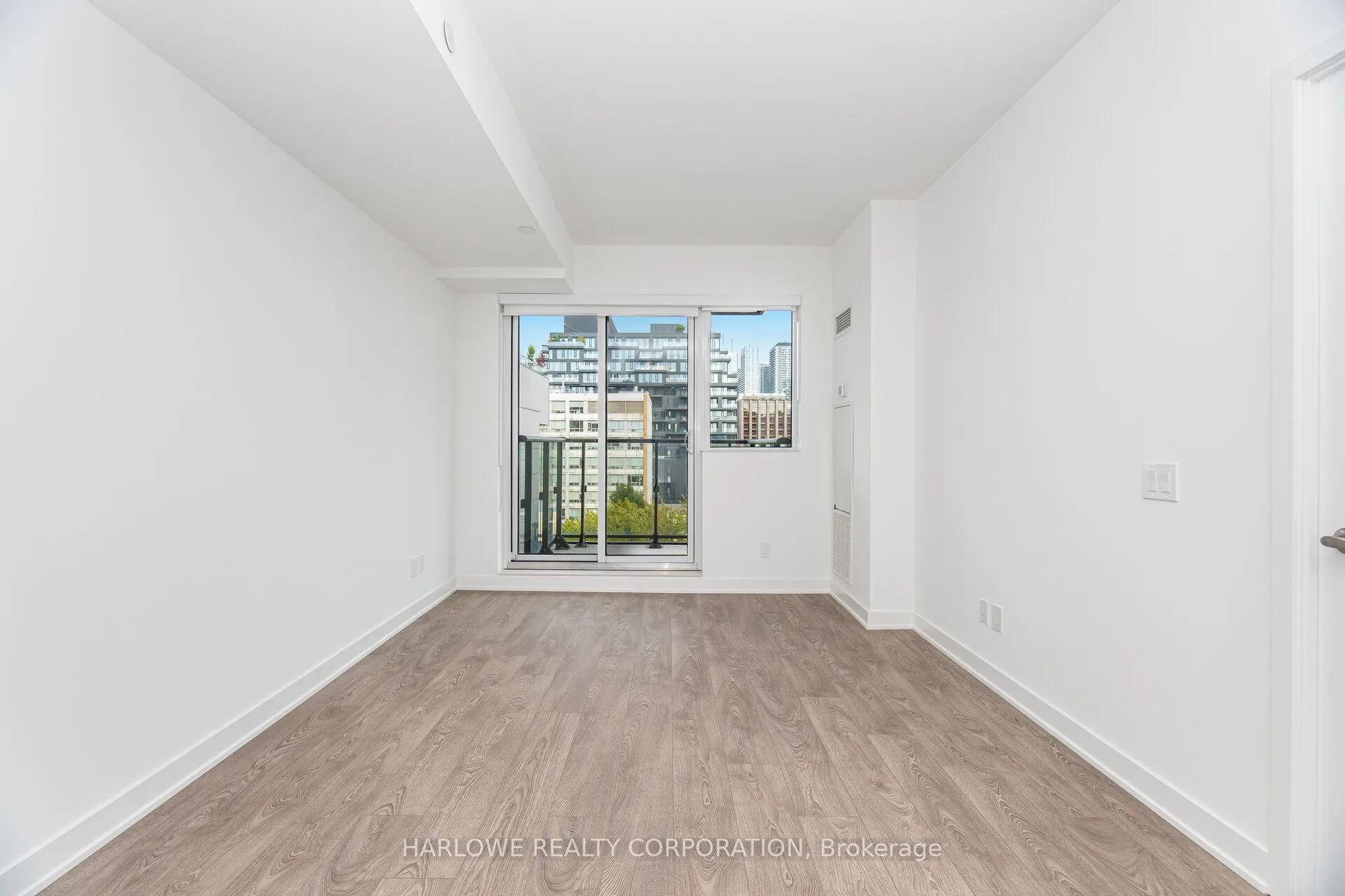 543 Richmond Street W, #715