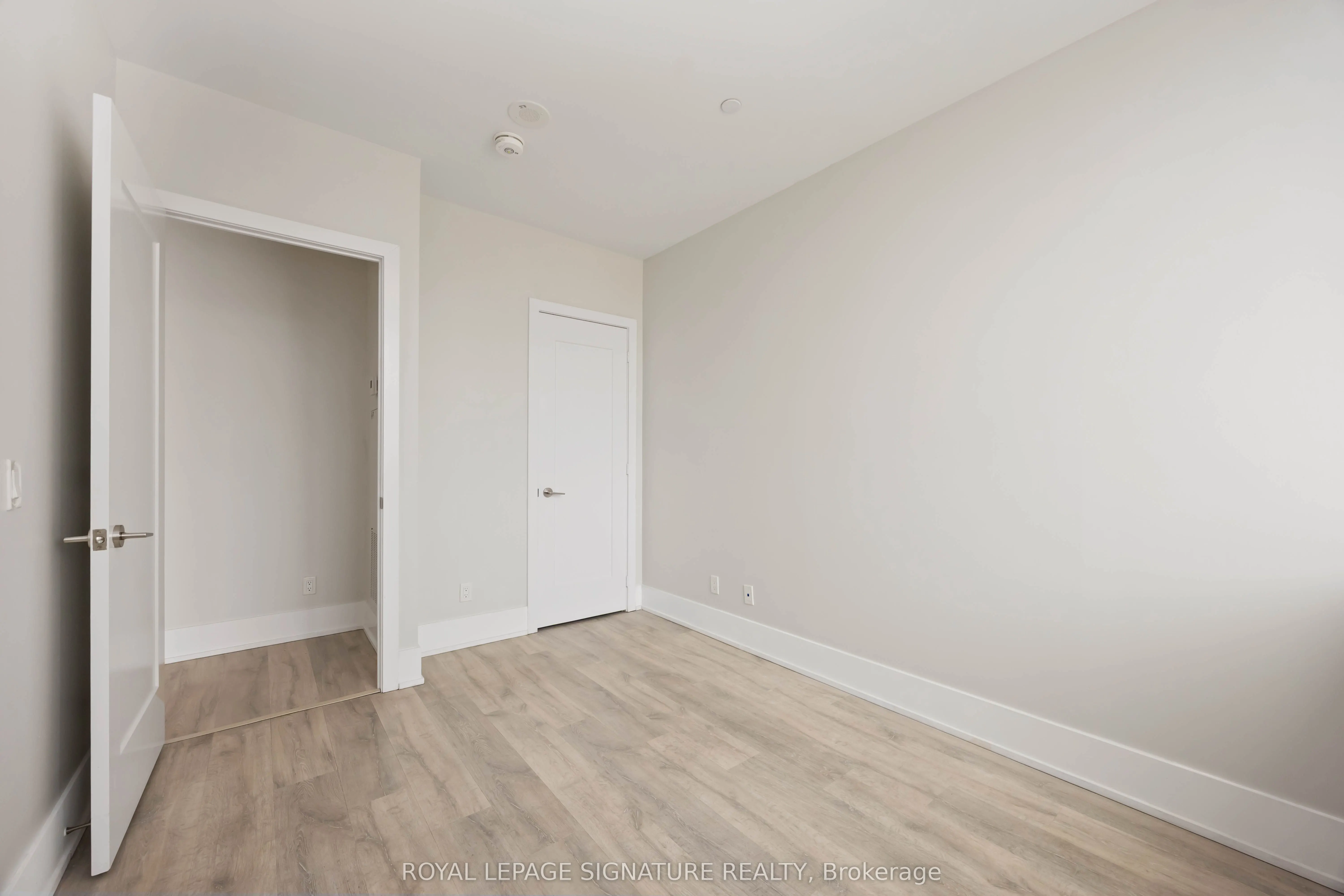 1 Edgewater Drive, #G PH 29