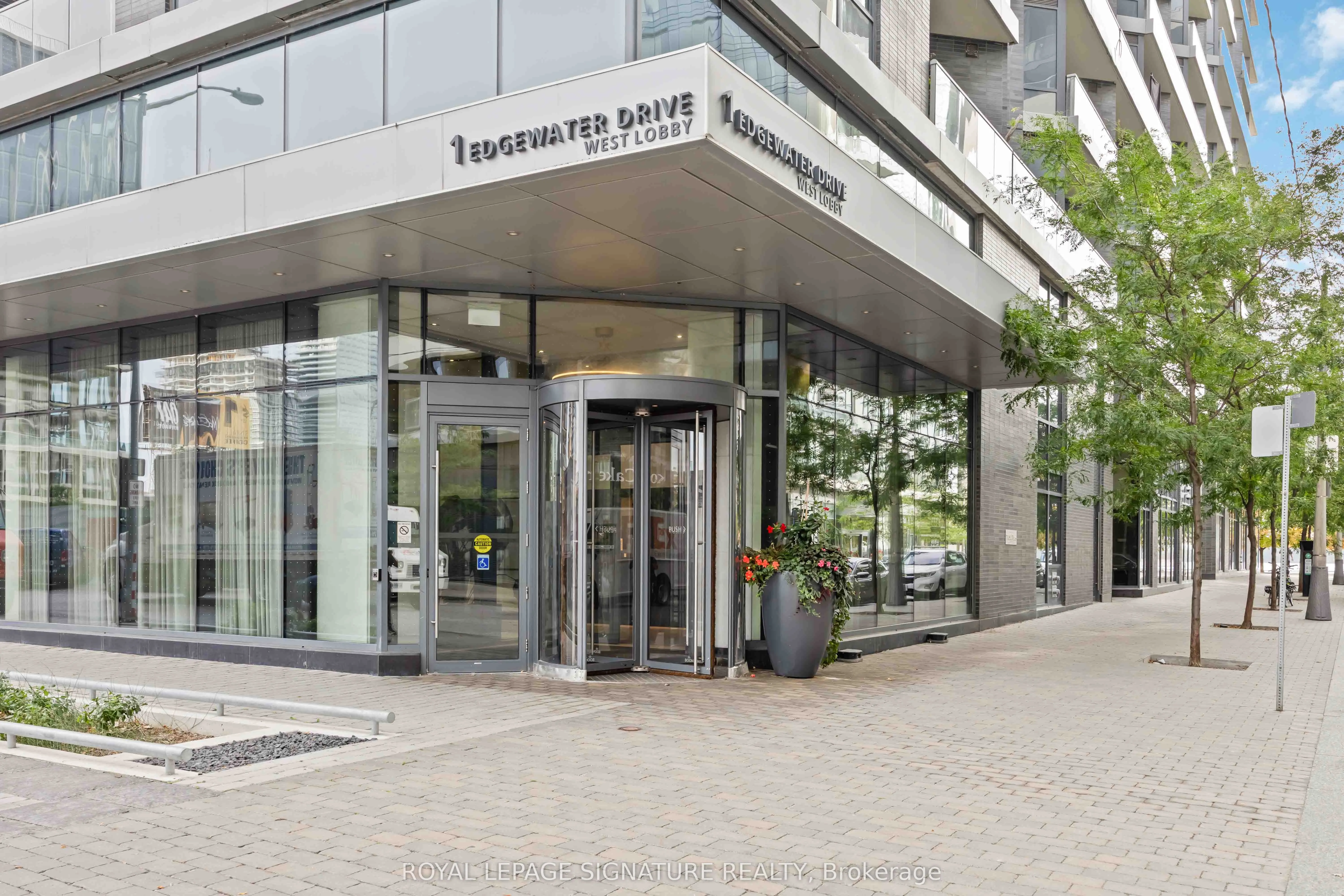1 Edgewater Drive, #G PH 29