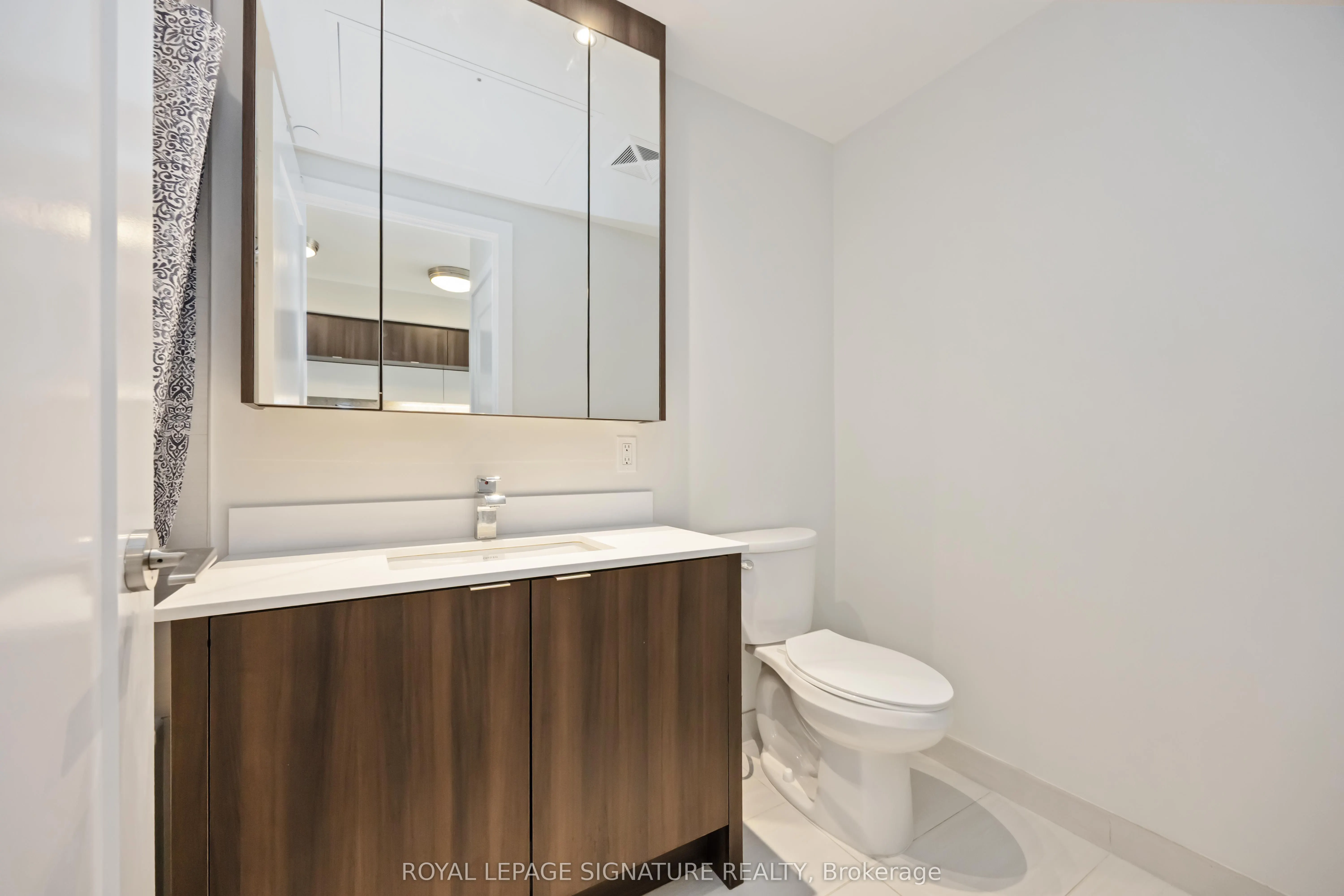 1 Edgewater Drive, #G PH 29