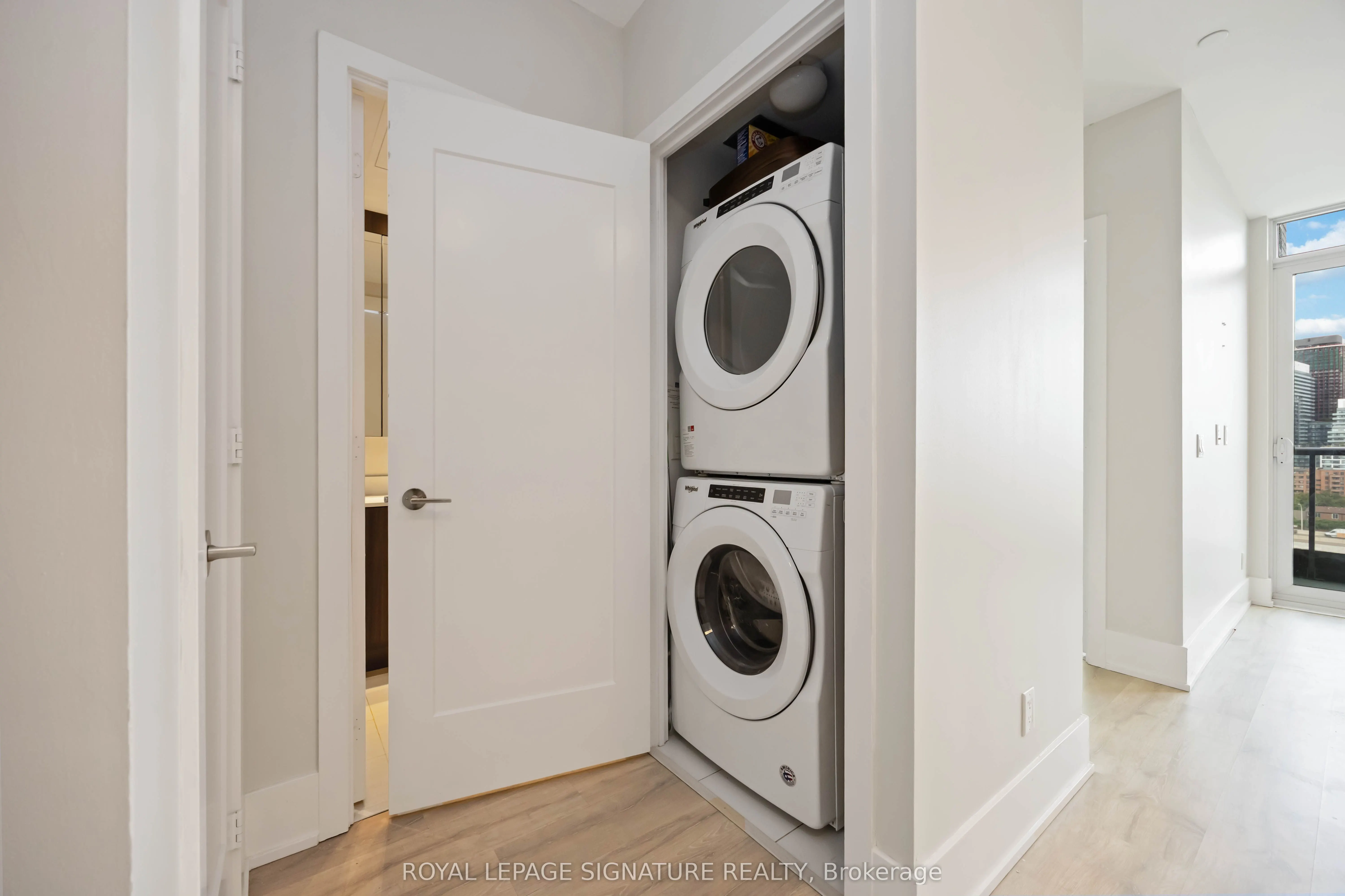 1 Edgewater Drive, #G PH 29