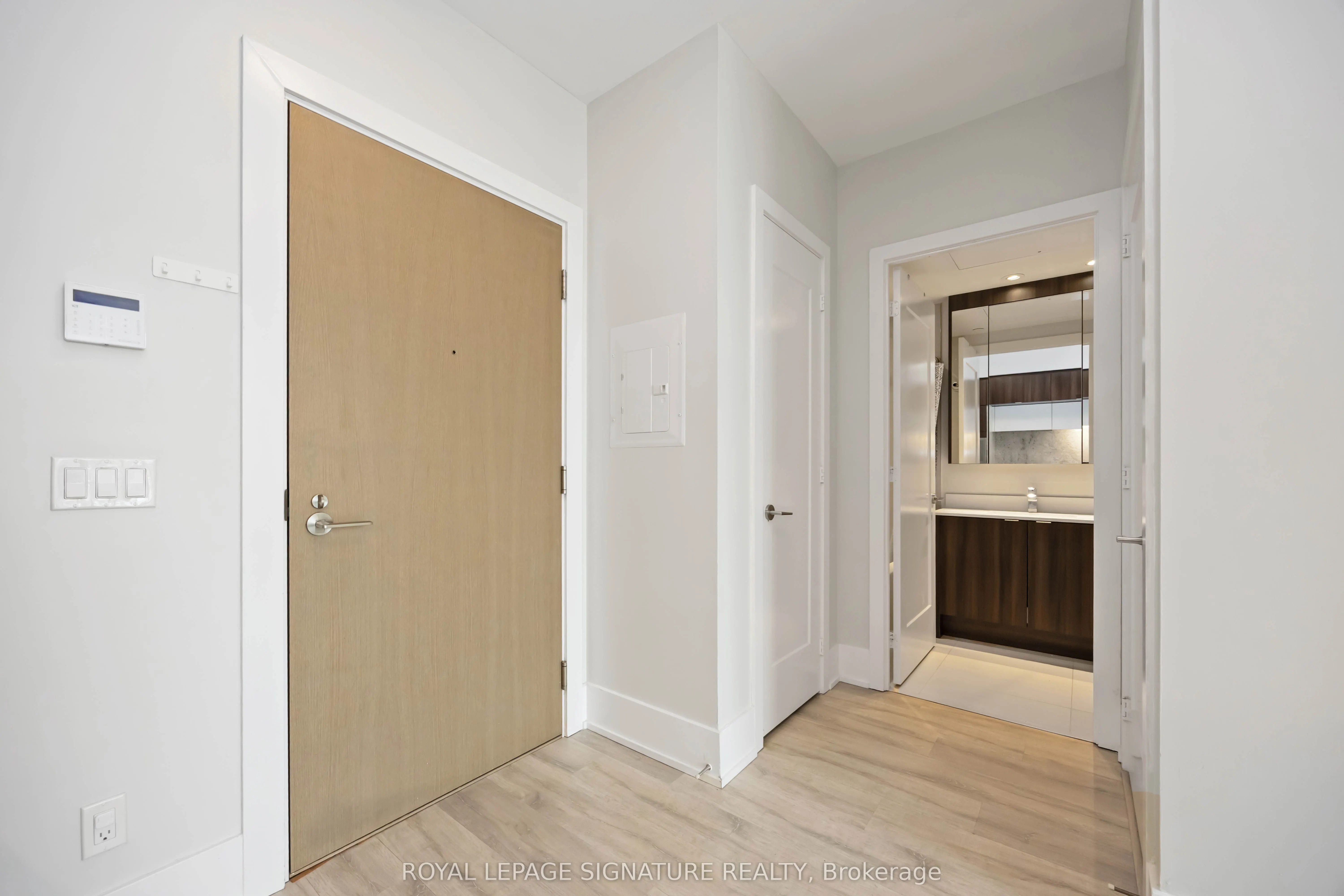 1 Edgewater Drive, #G PH 29
