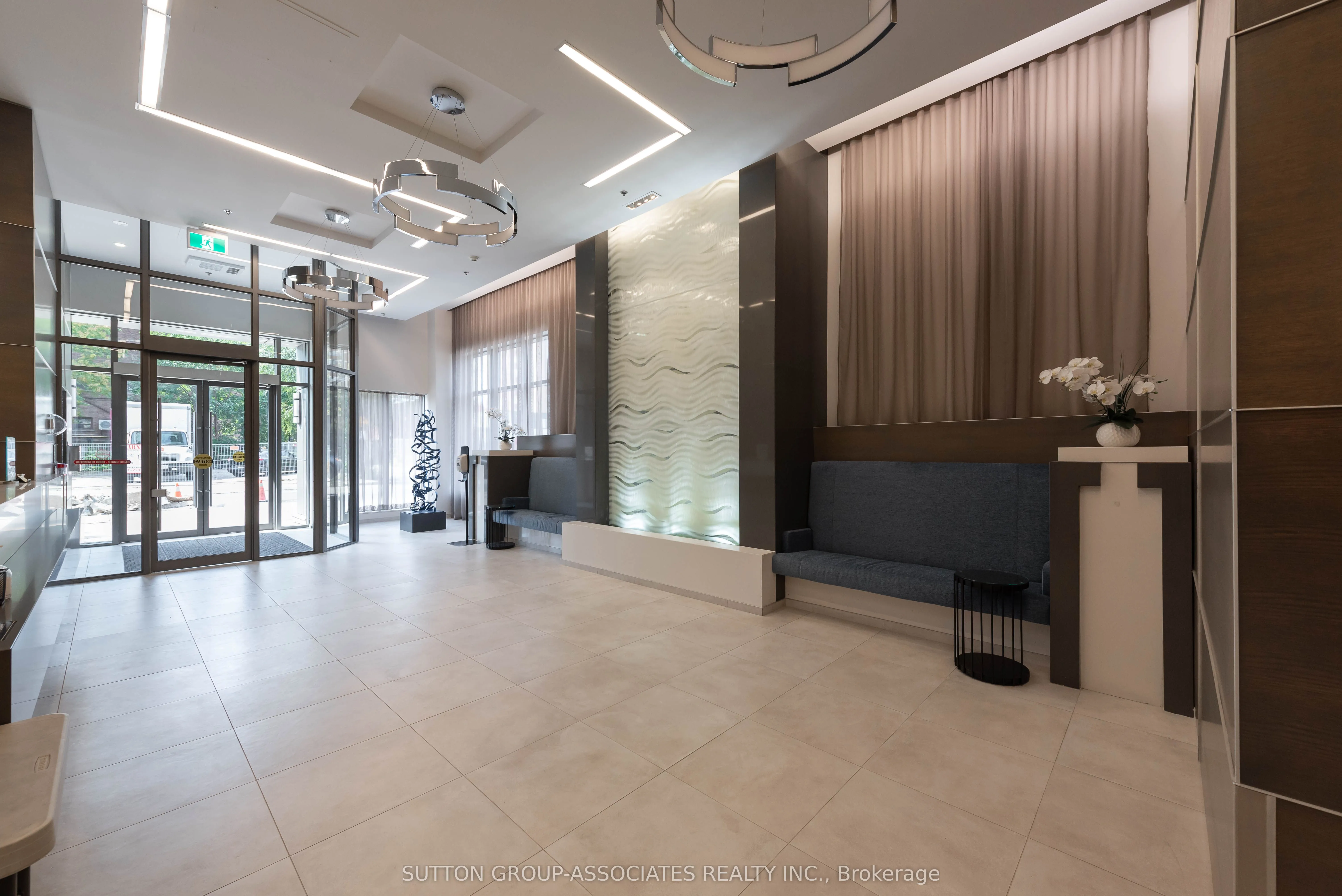 530 St. Clair Avenue W, #1502