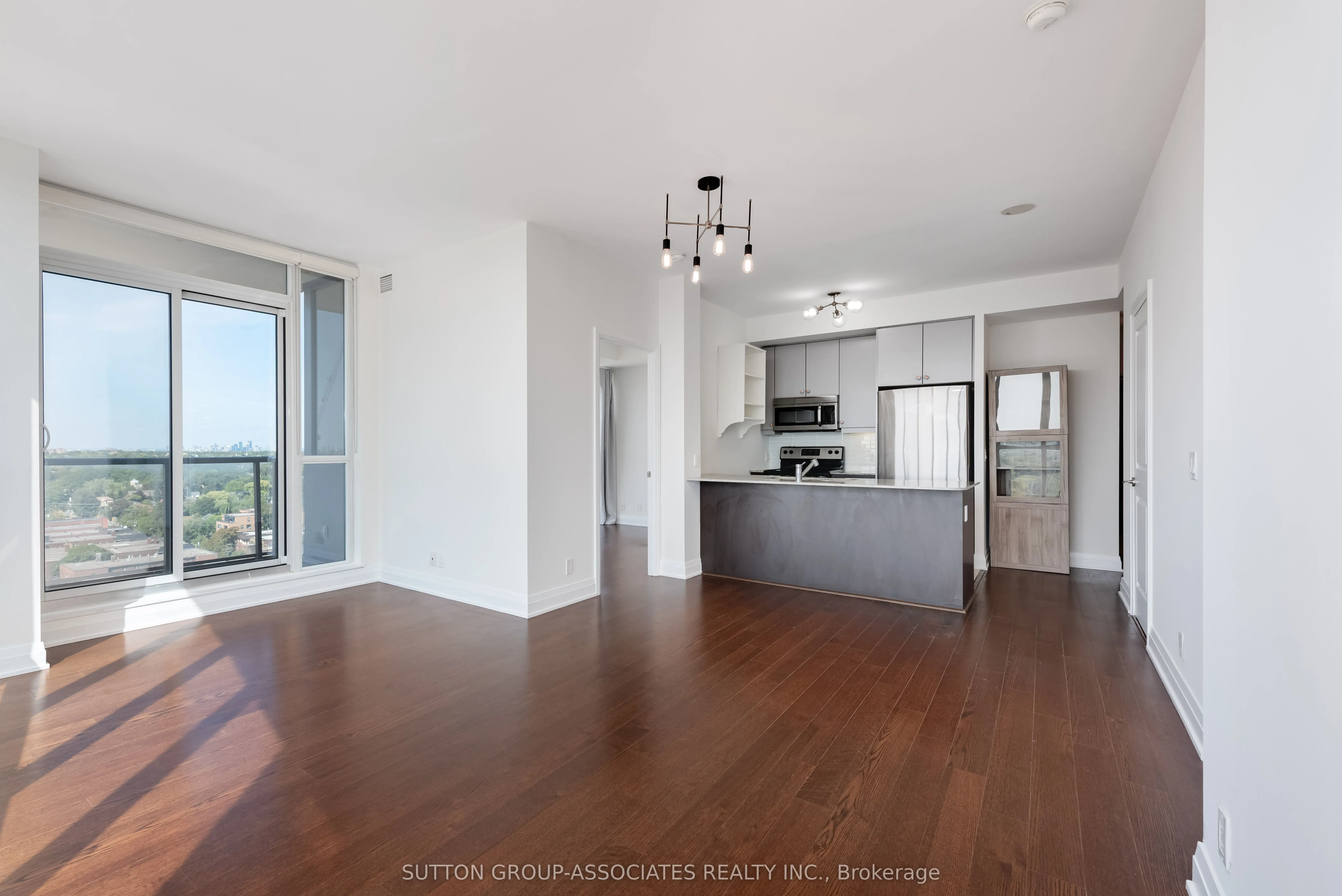 530 St. Clair Avenue W, #1502