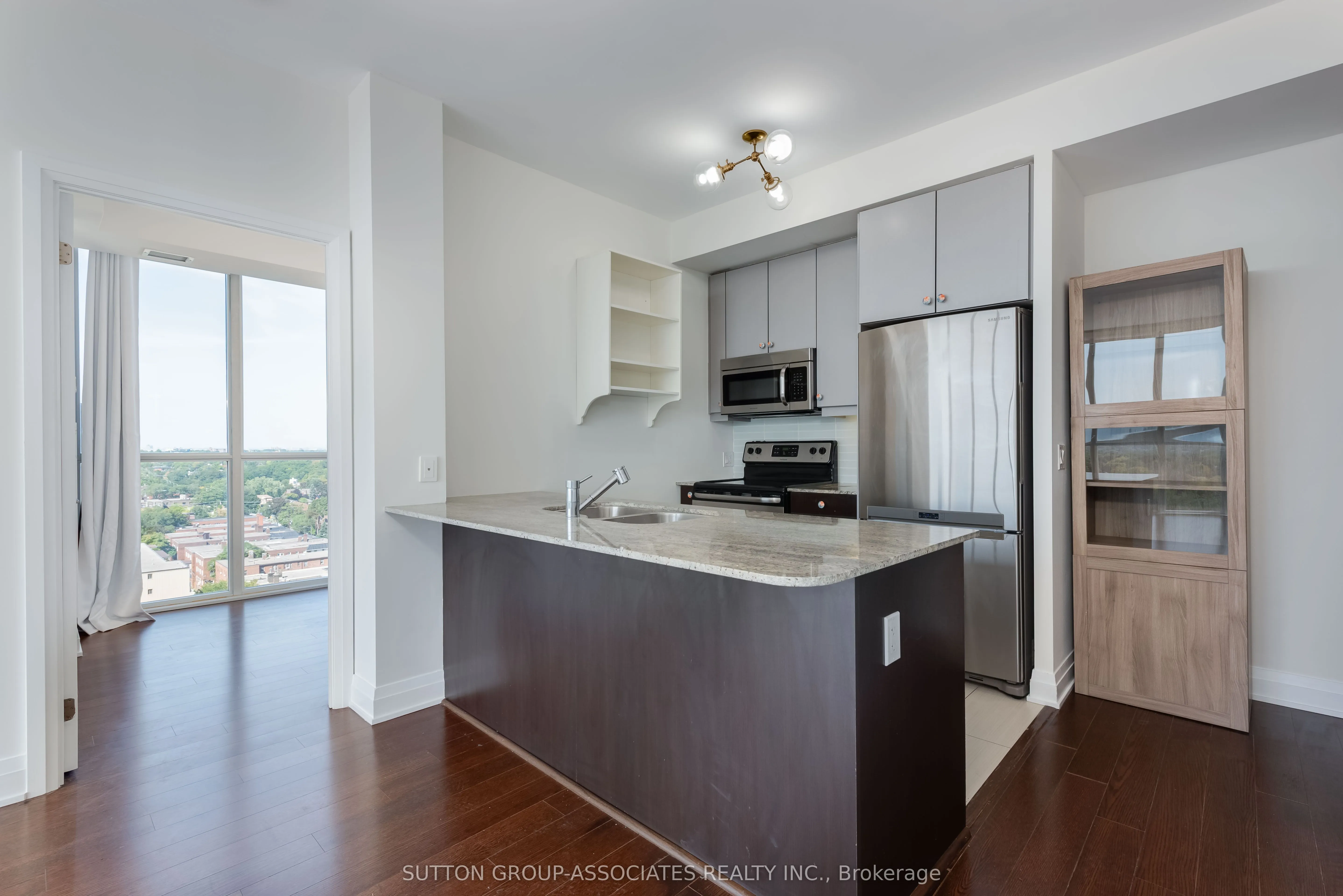 530 St. Clair Avenue W, #1502