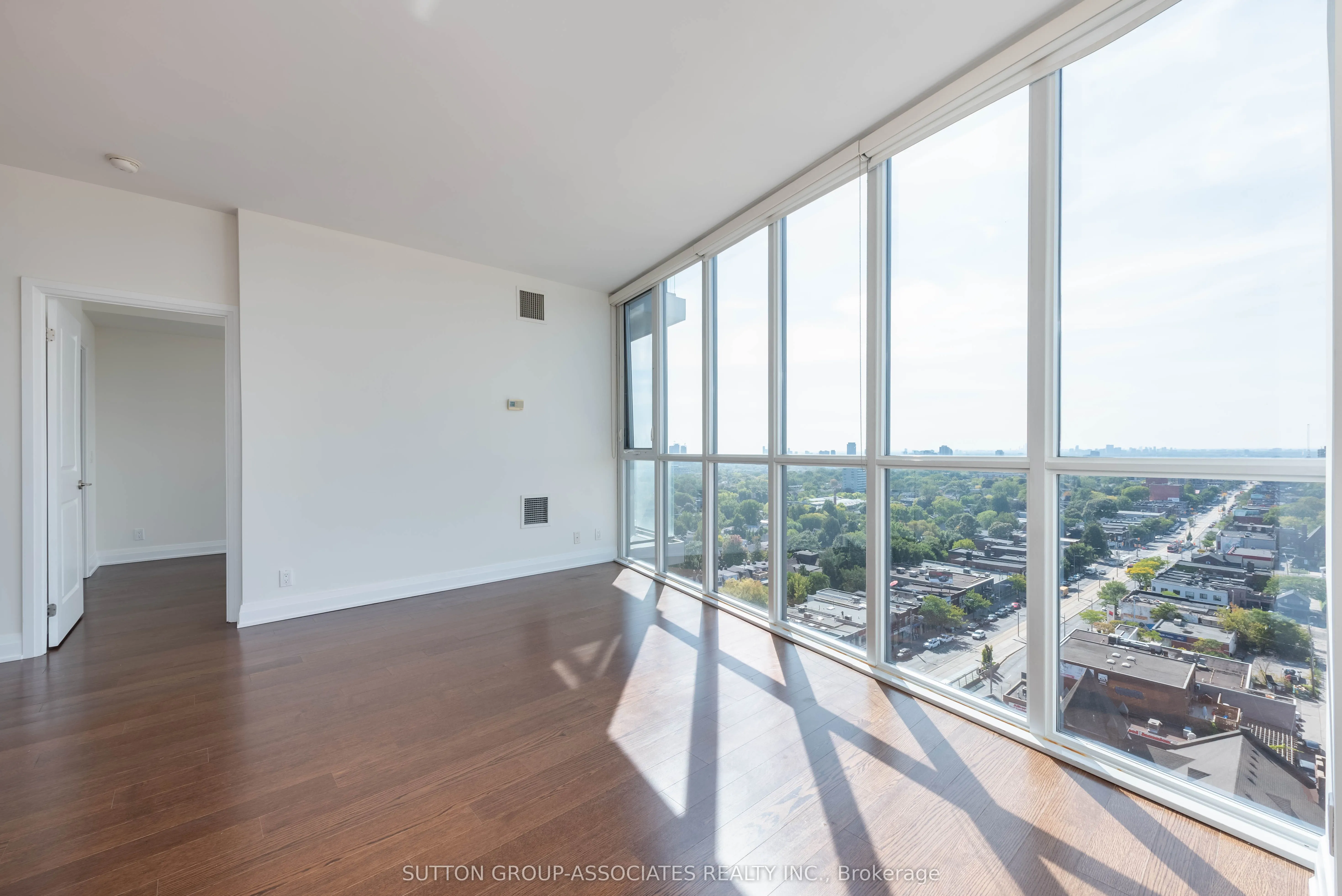 530 St. Clair Avenue W, #1502