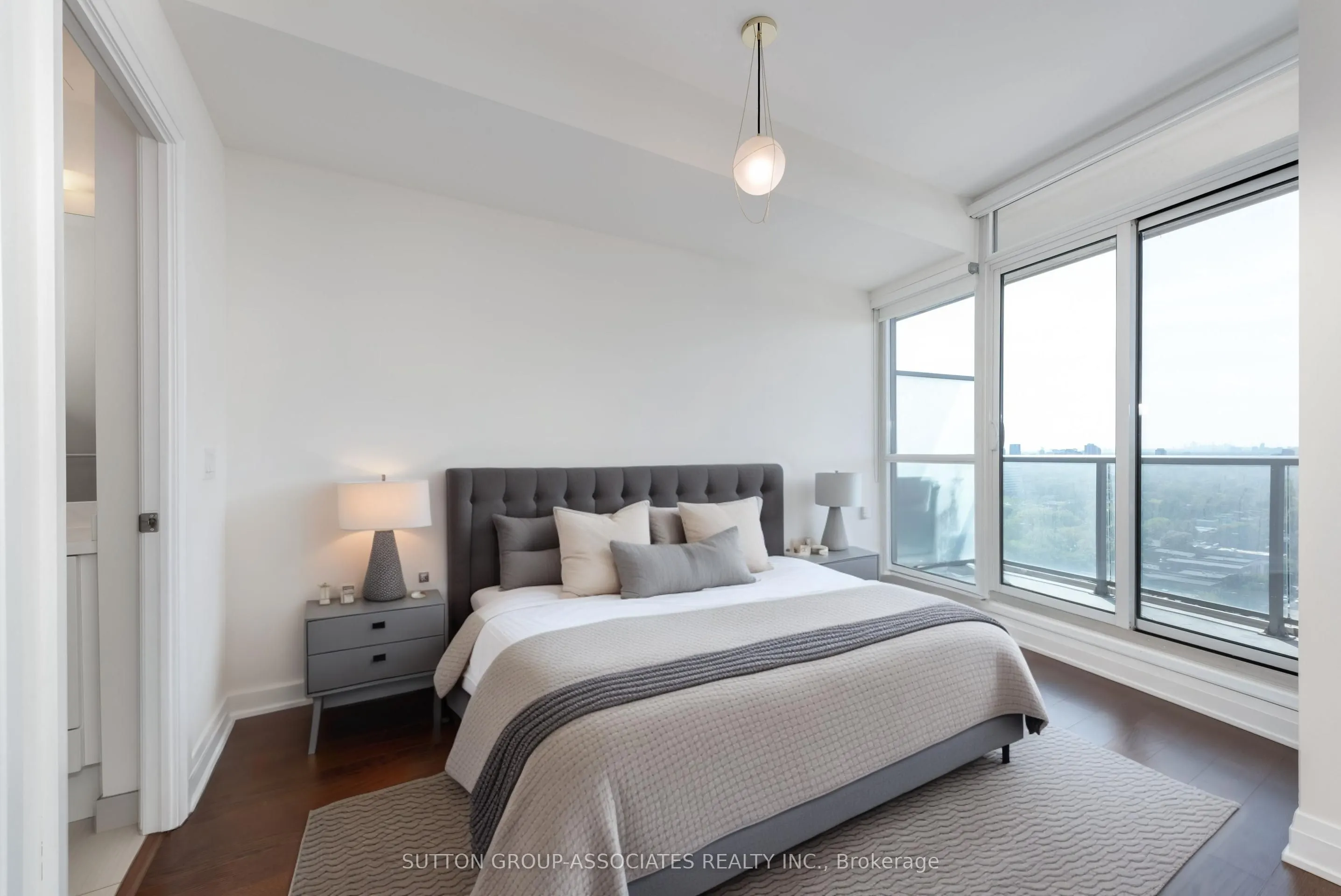 530 St. Clair Avenue W, #1502