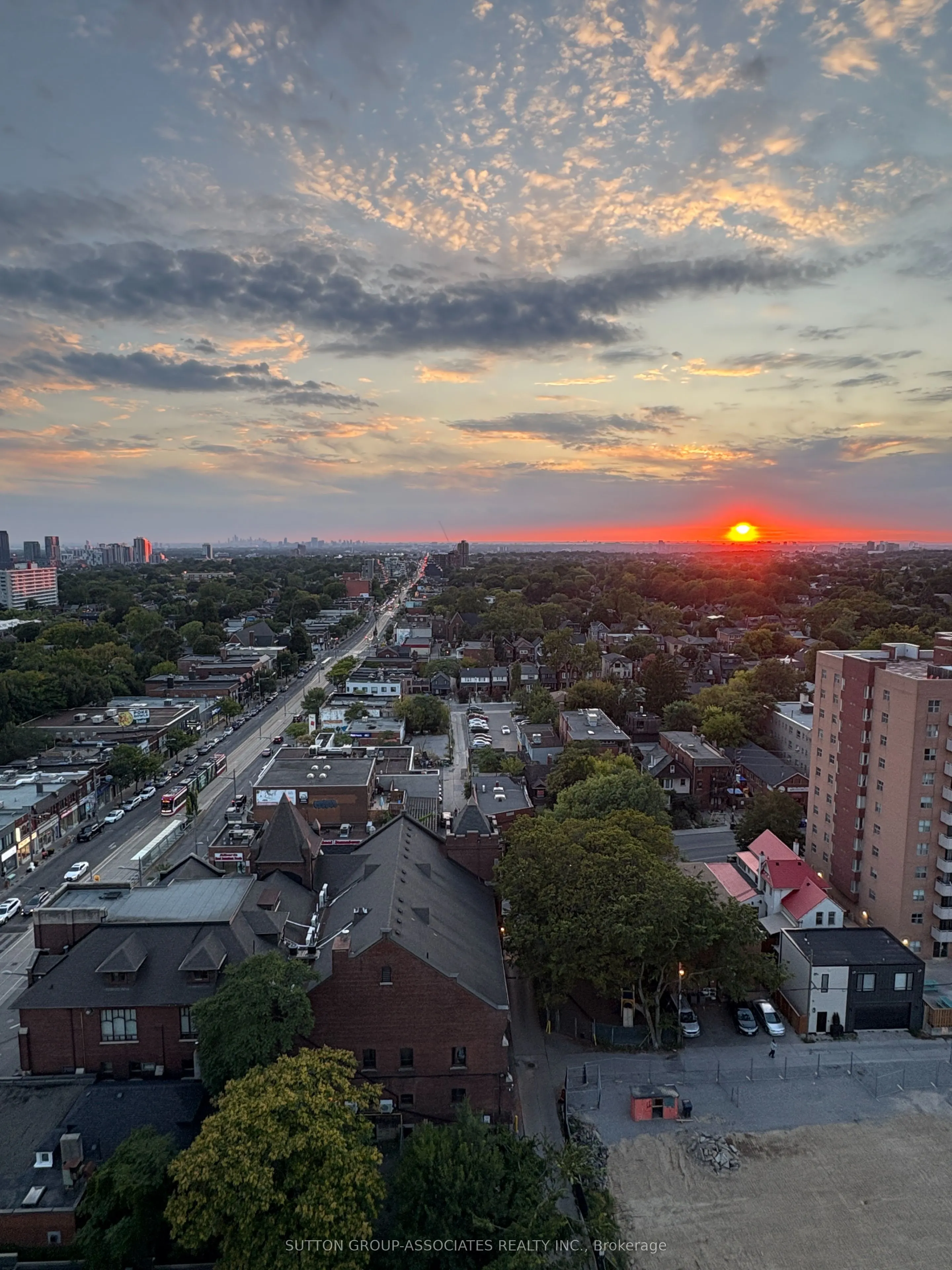 530 St. Clair Avenue W, #1502