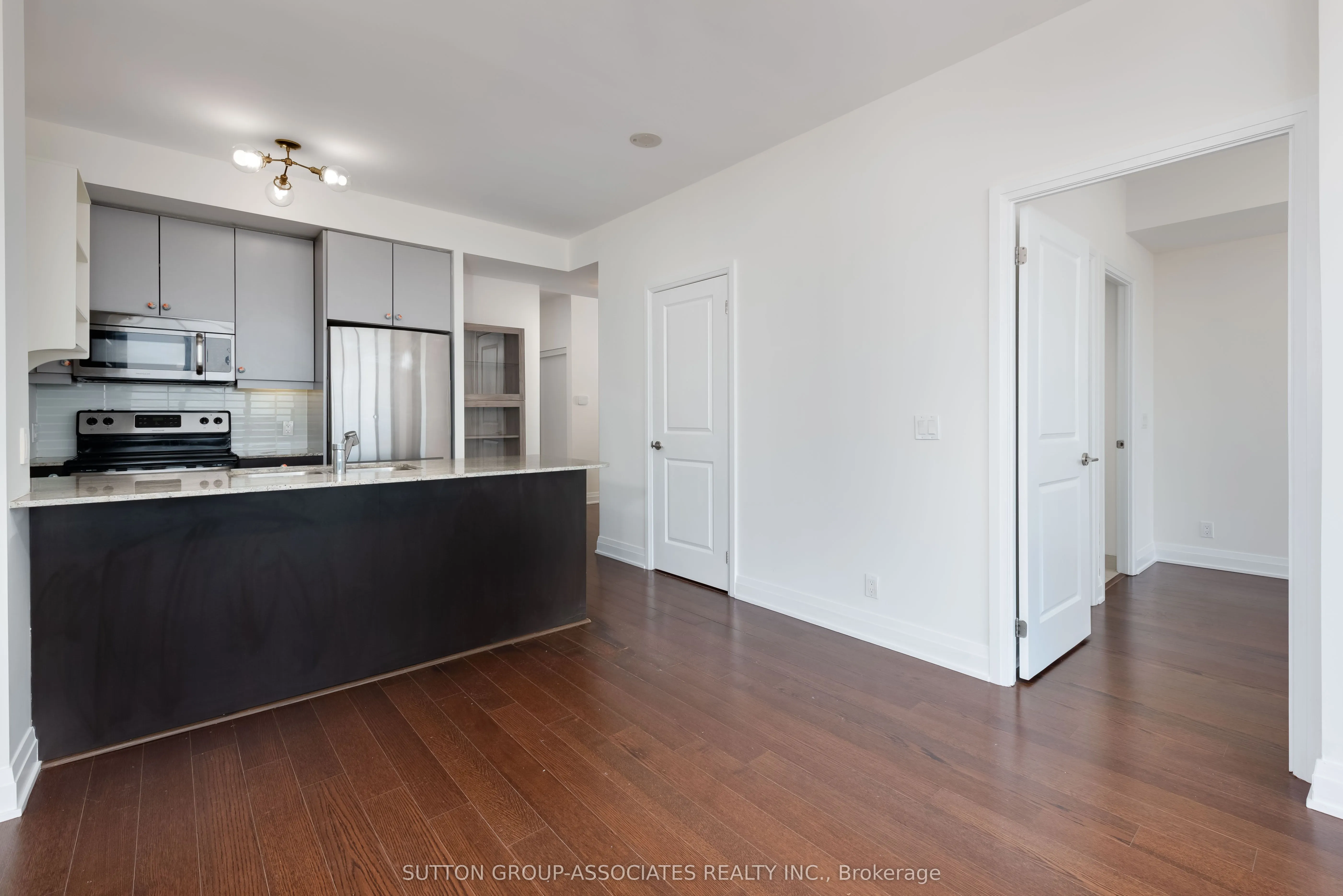 530 St. Clair Avenue W, #1502
