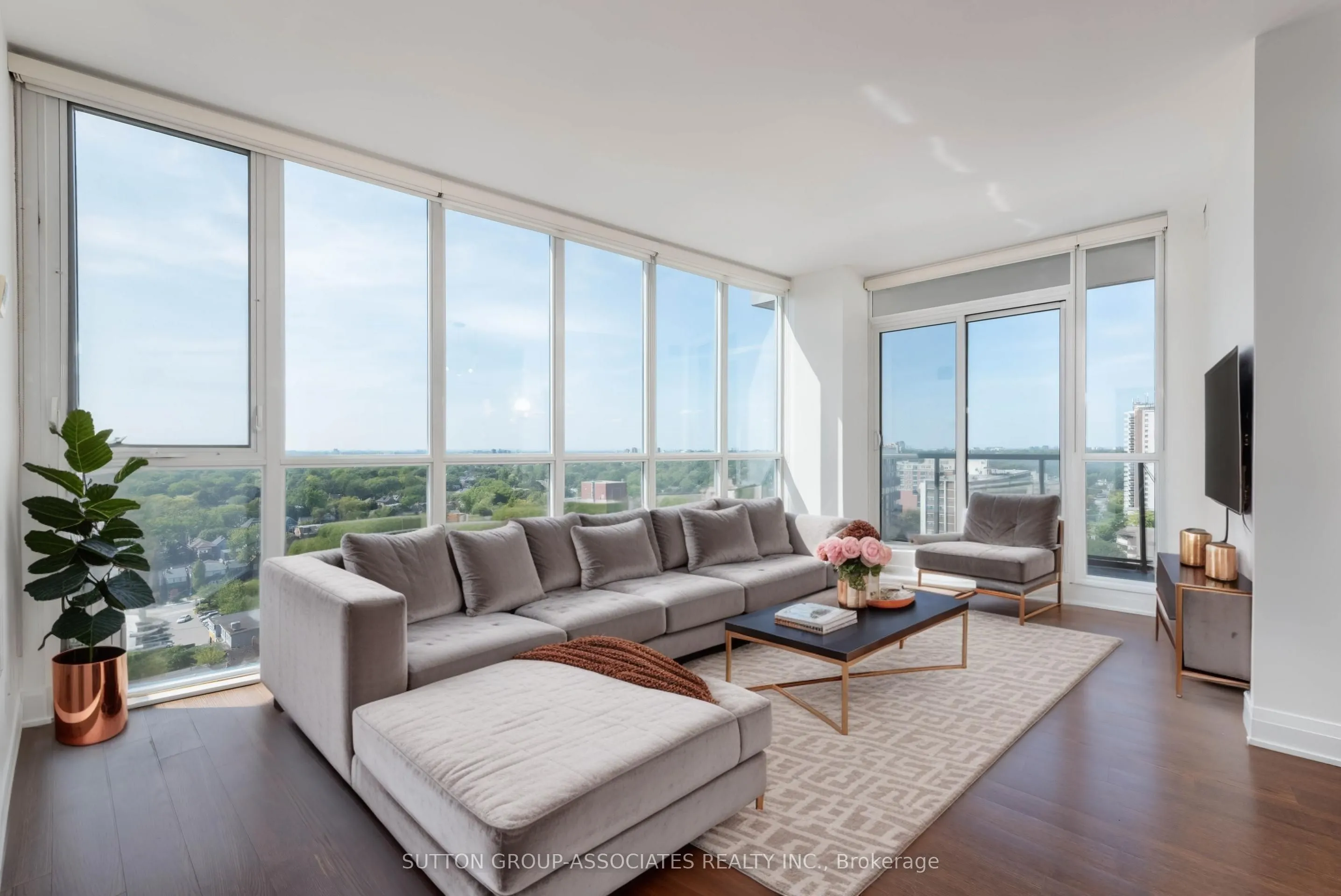 530 St. Clair Avenue W, #1502