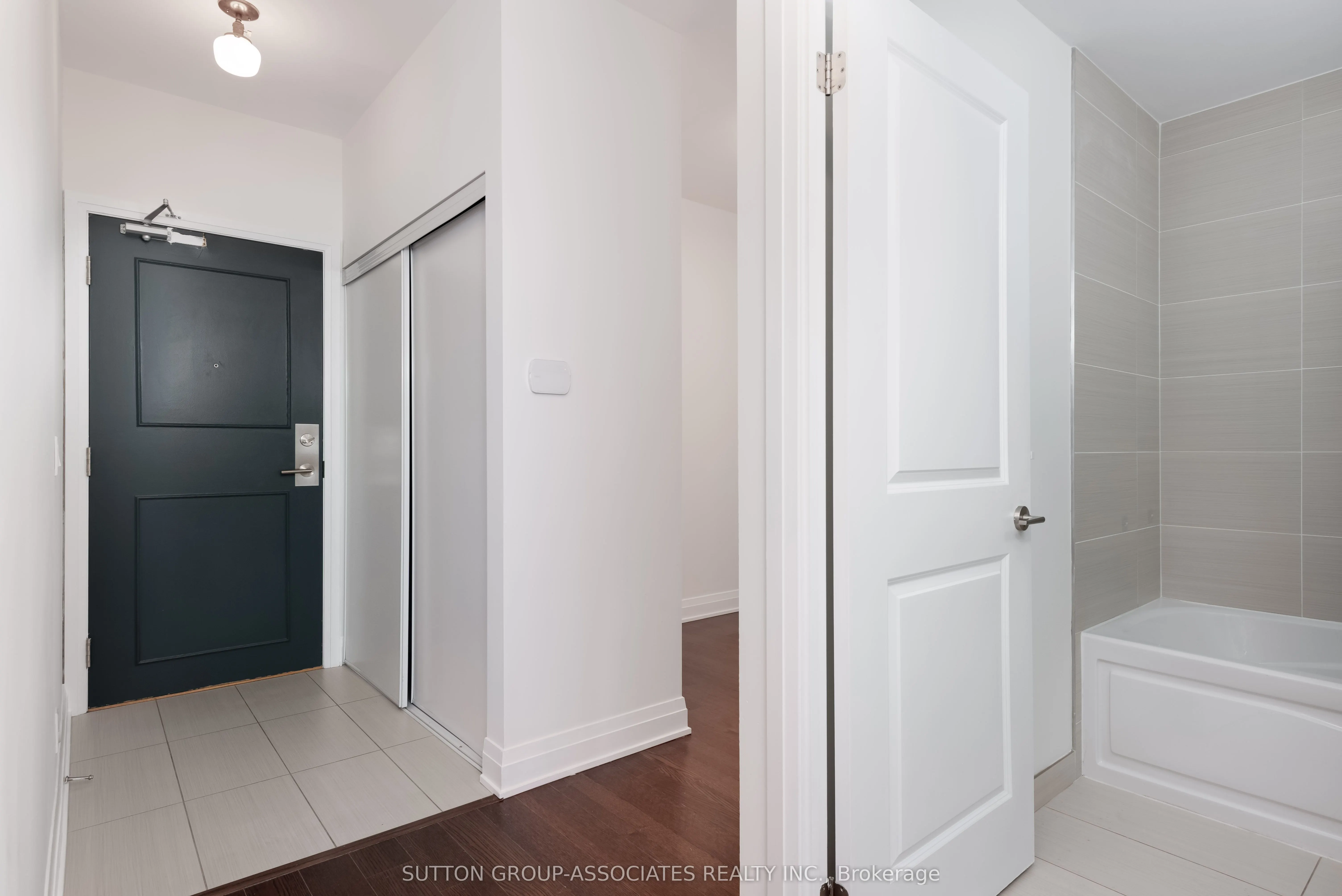 530 St. Clair Avenue W, #1502