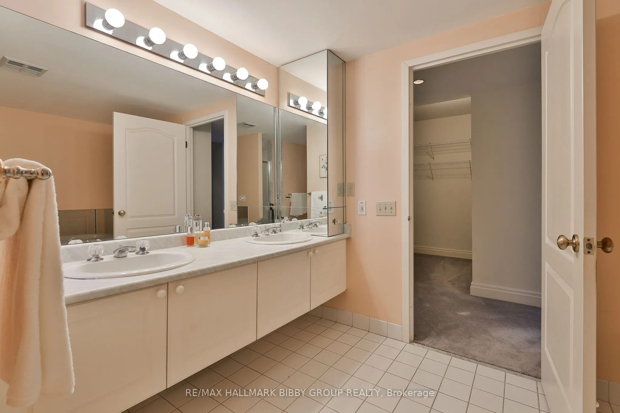 159 Frederick Street, #601