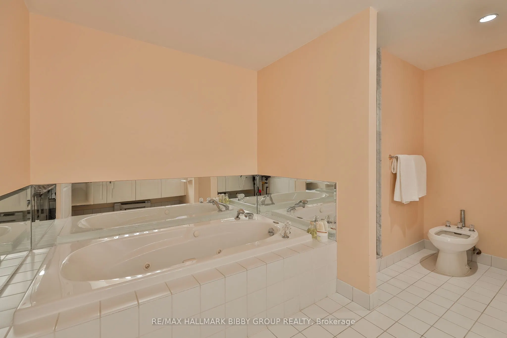 159 Frederick Street, #601