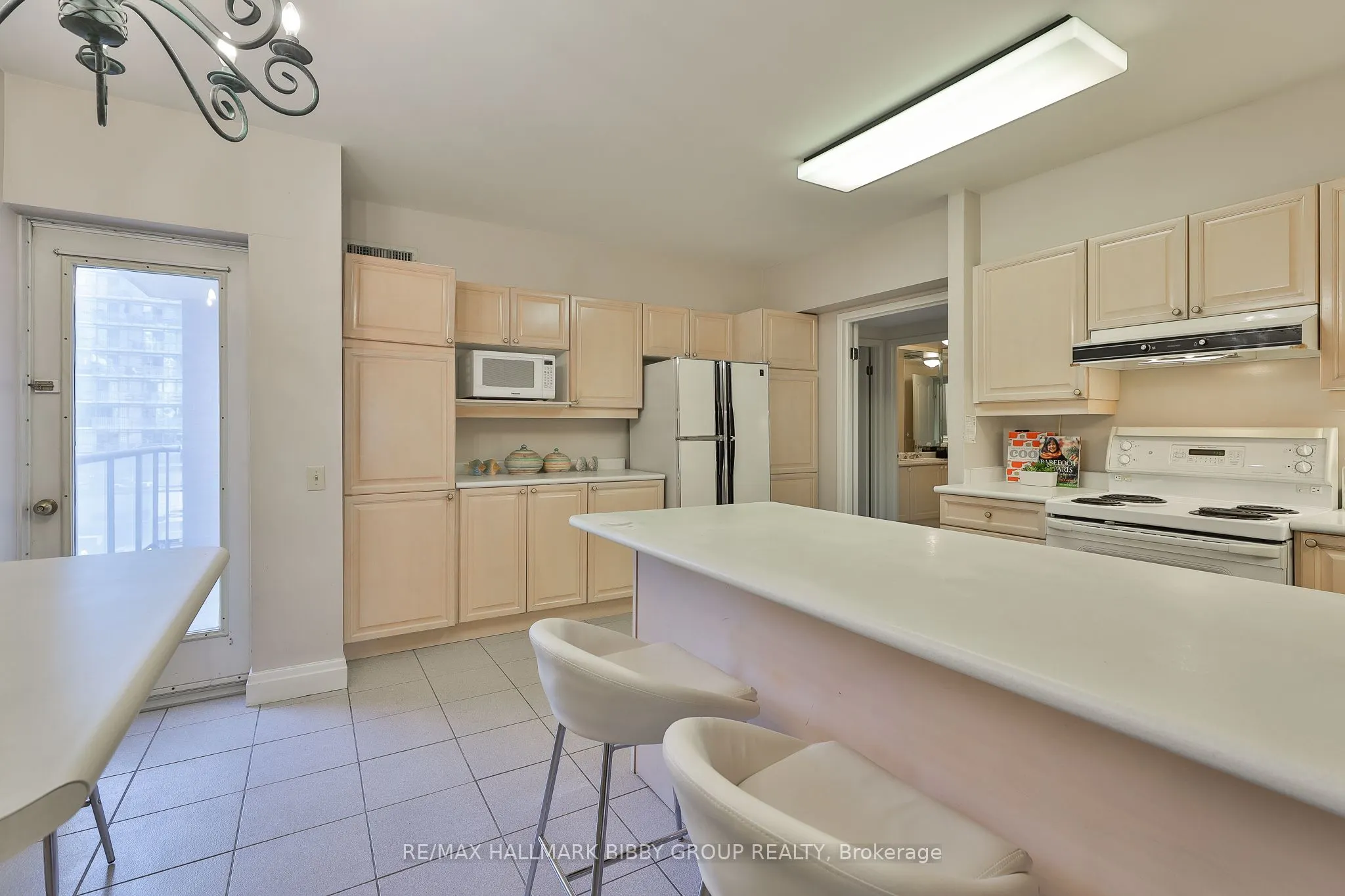 159 Frederick Street, #601