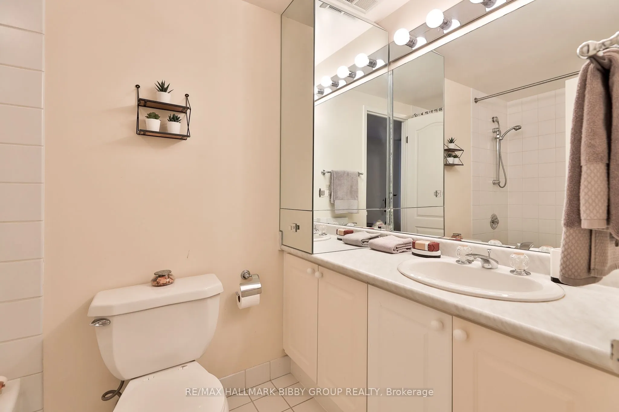 159 Frederick Street, #601
