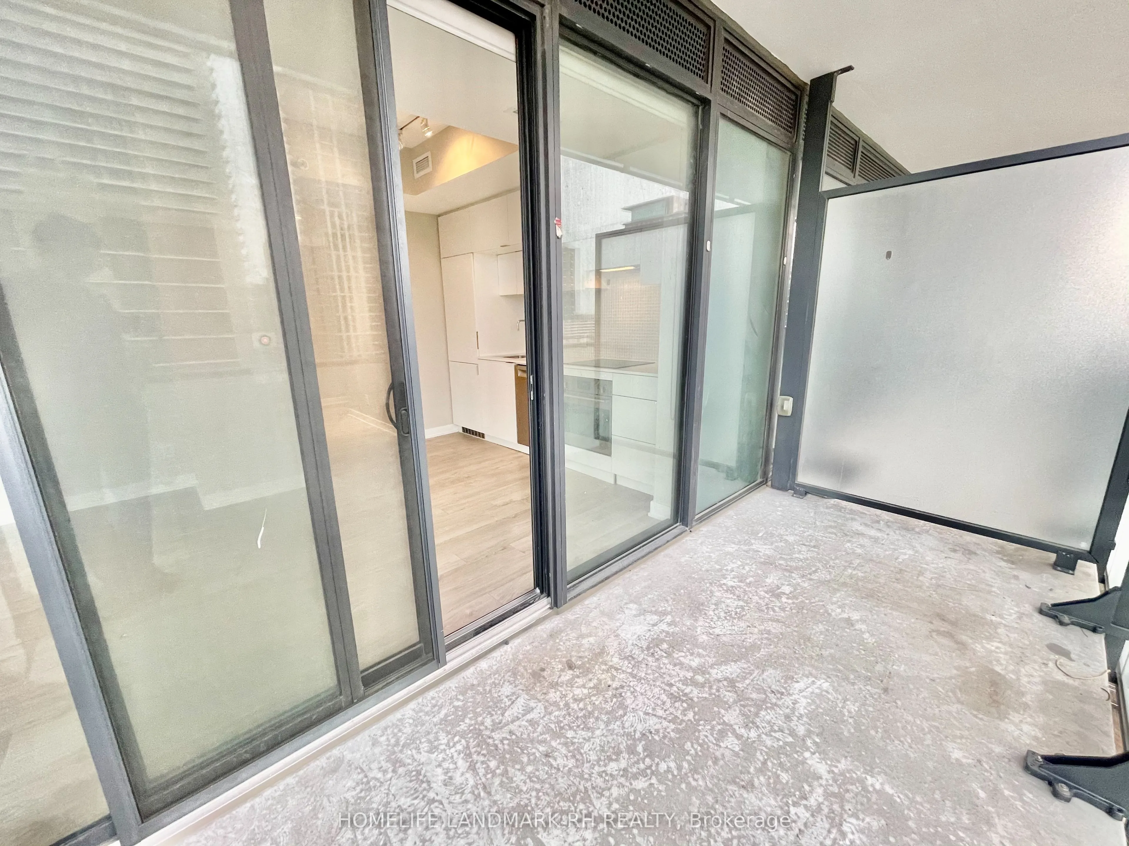 185 Roehampton Avenue, #1005