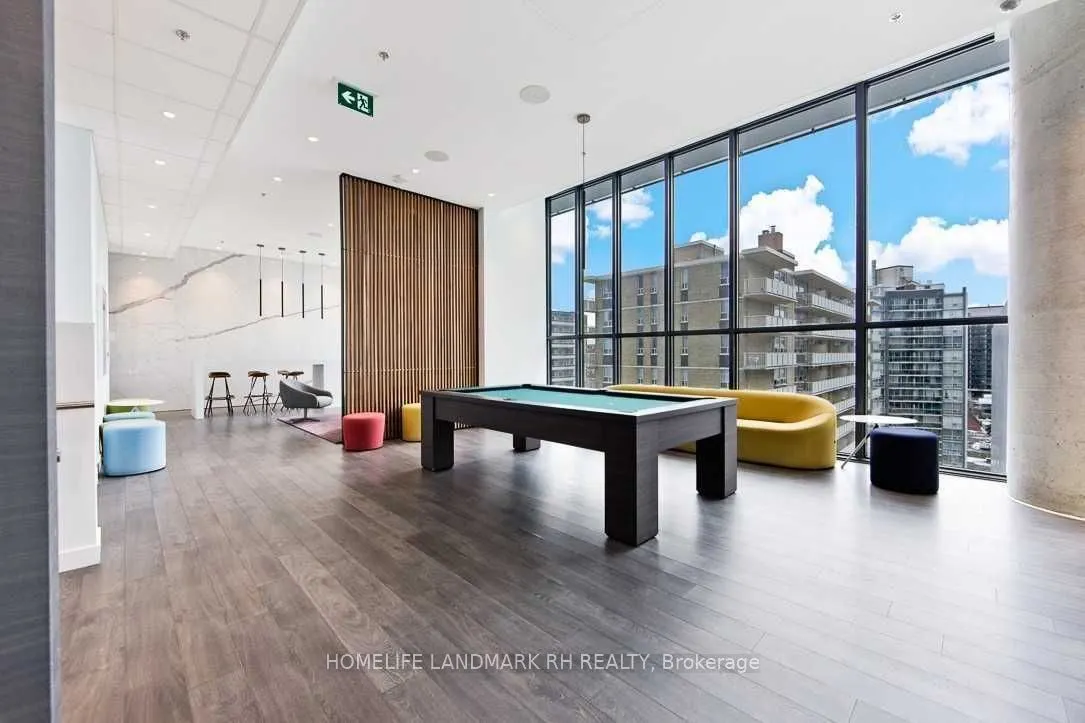 185 Roehampton Avenue, #1005