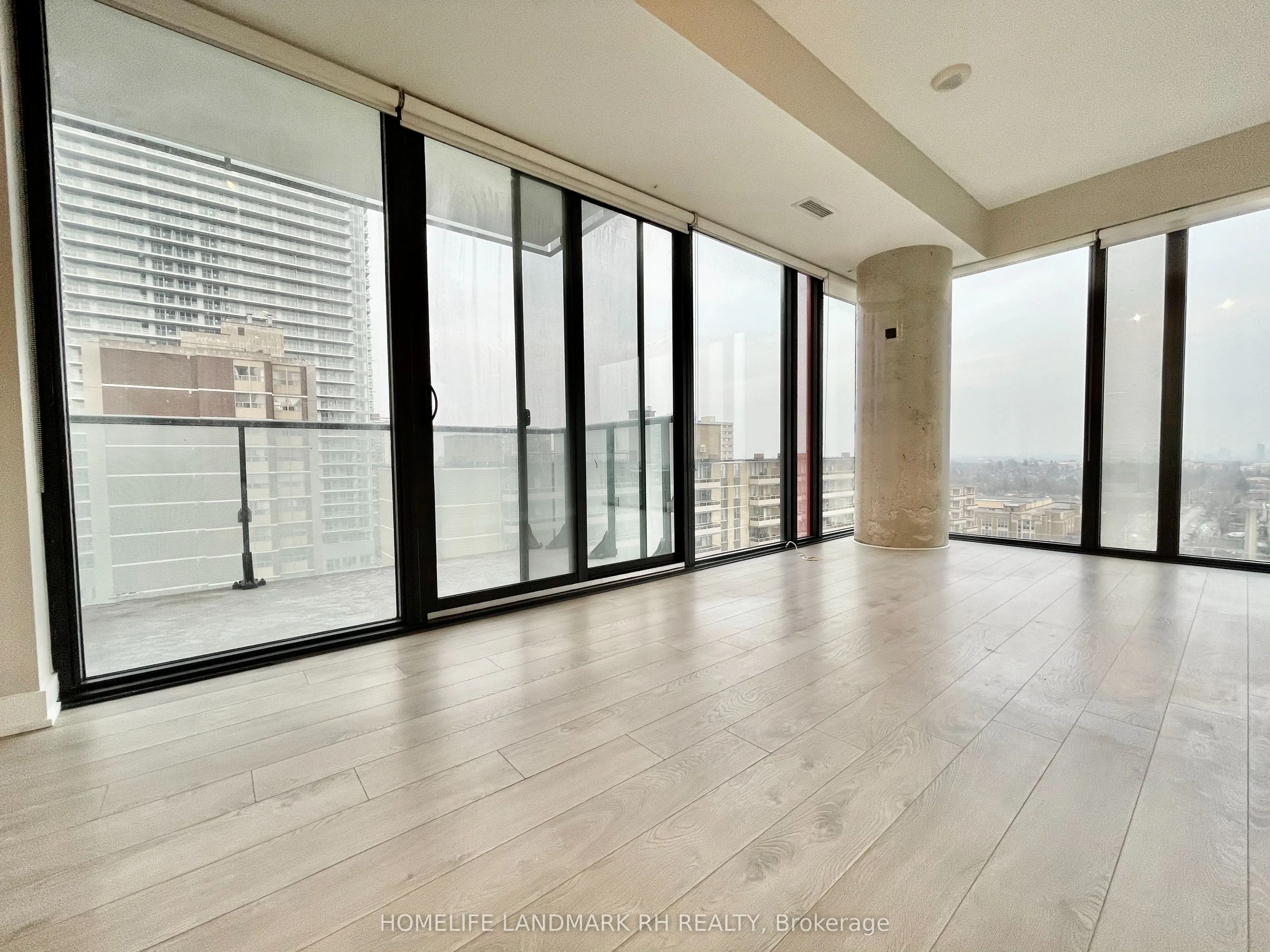 185 Roehampton Avenue, #1005