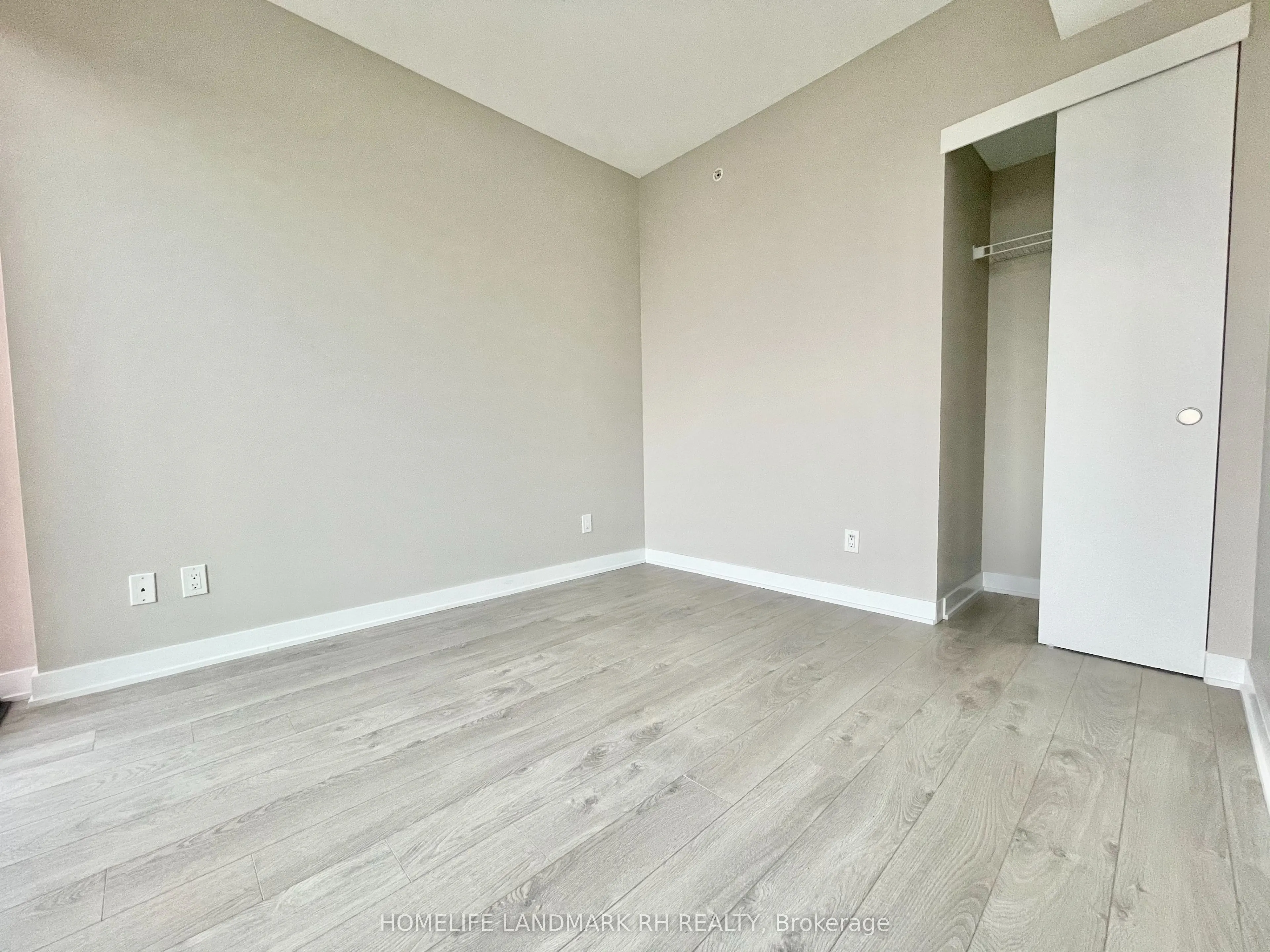 185 Roehampton Avenue, #1005