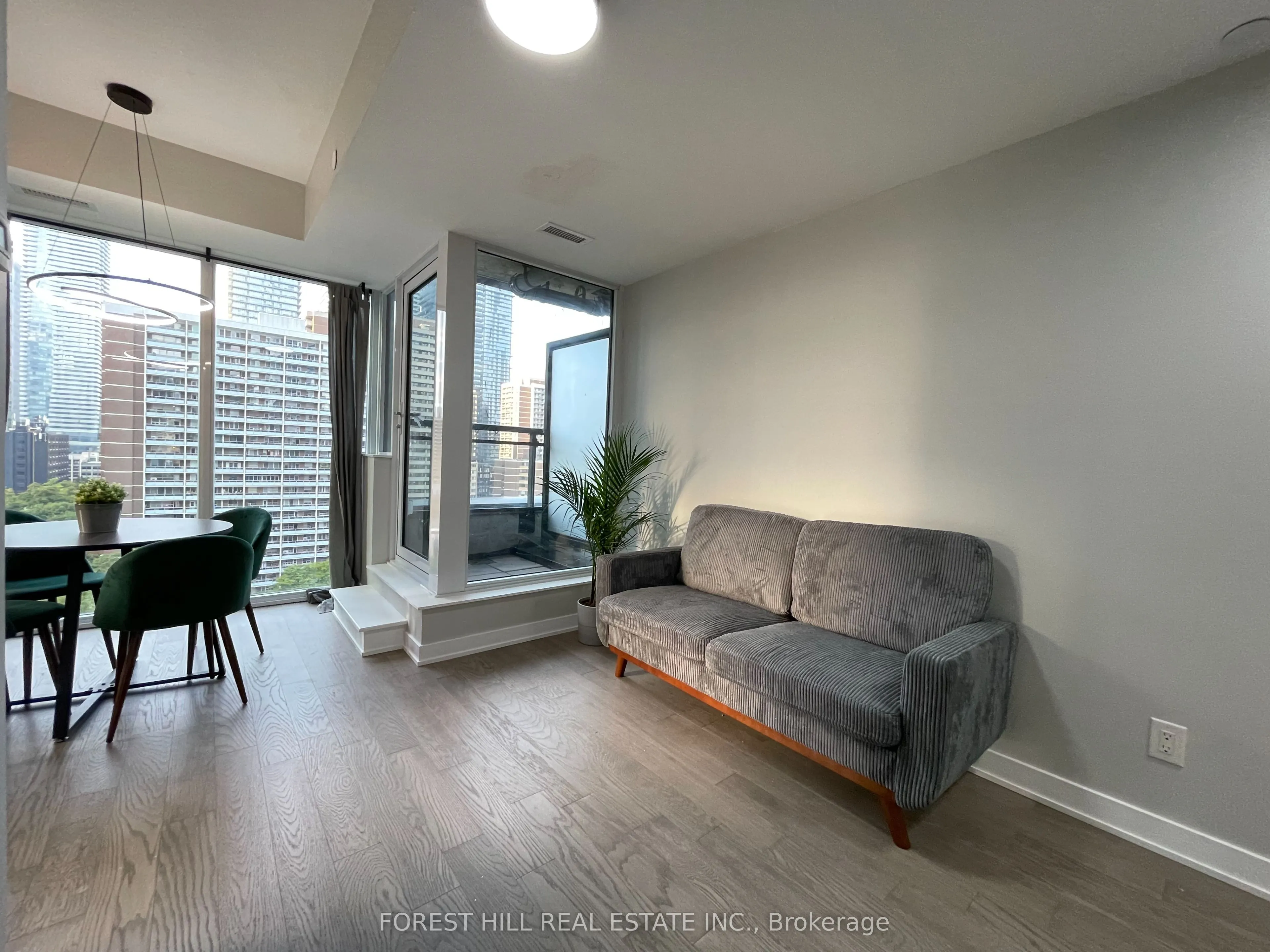 17 Dundonald Street, #1202