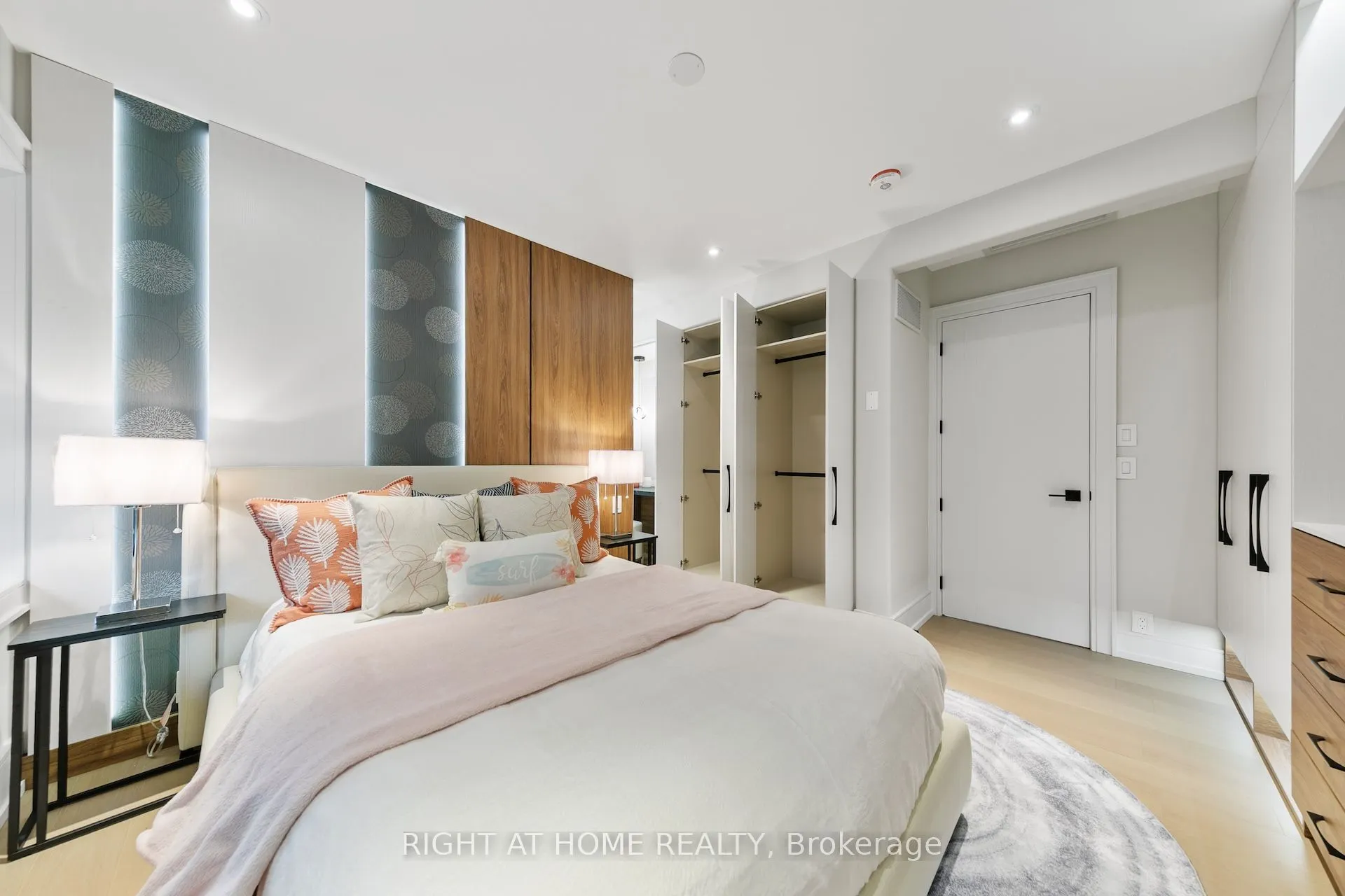 35 Woburn Avenue W