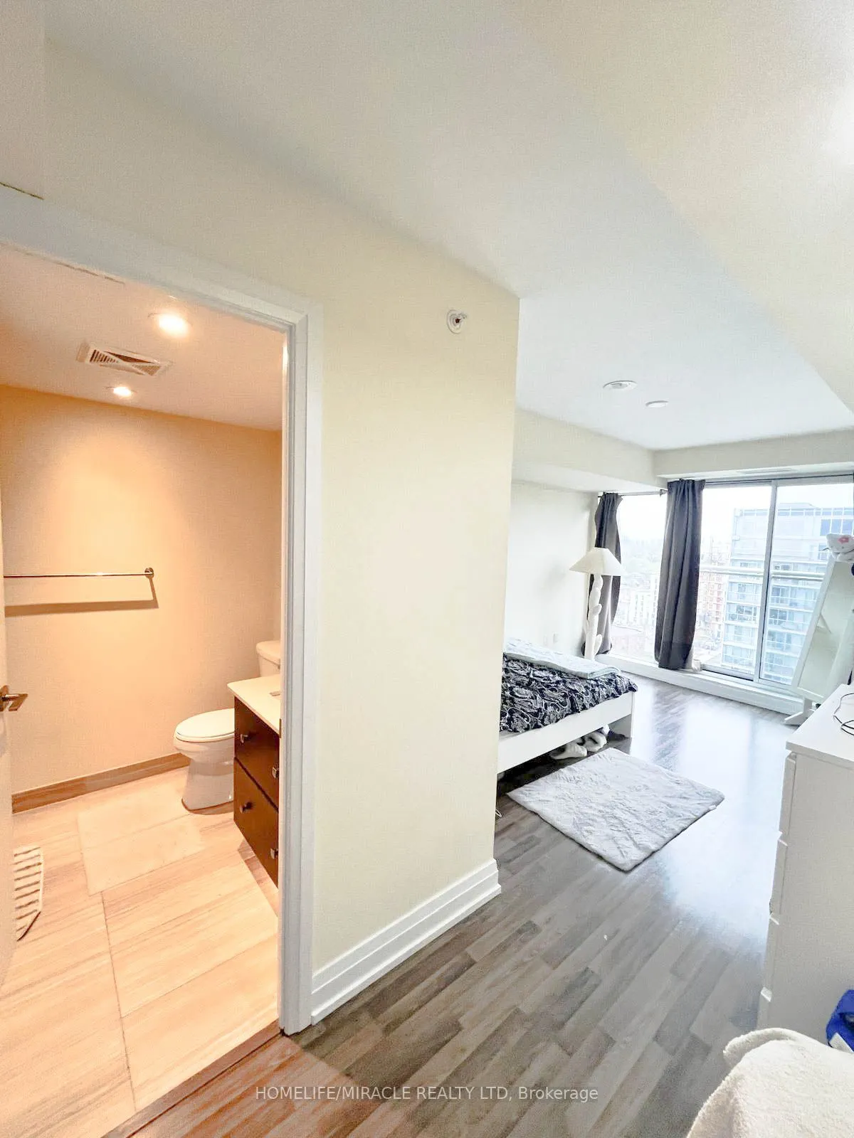 565 Wilson Avenue, #1301