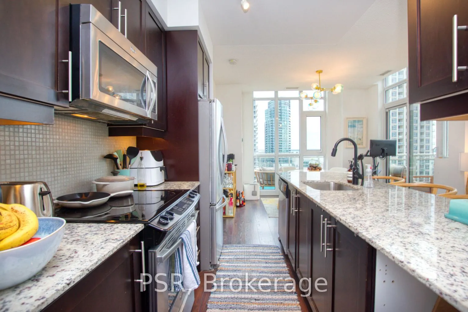 35 Bastion Street, #2007