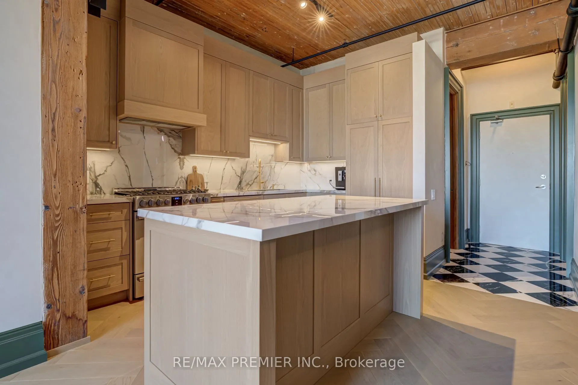 781 King Street W, #501