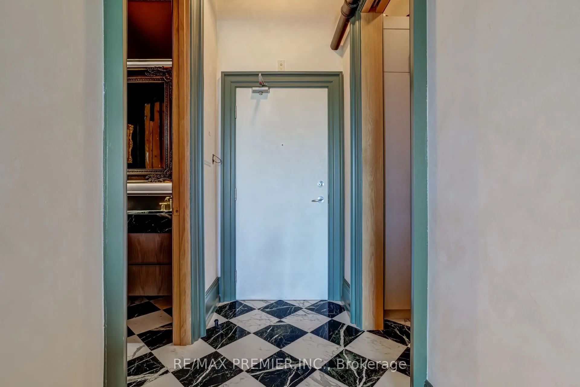 781 King Street W, #501