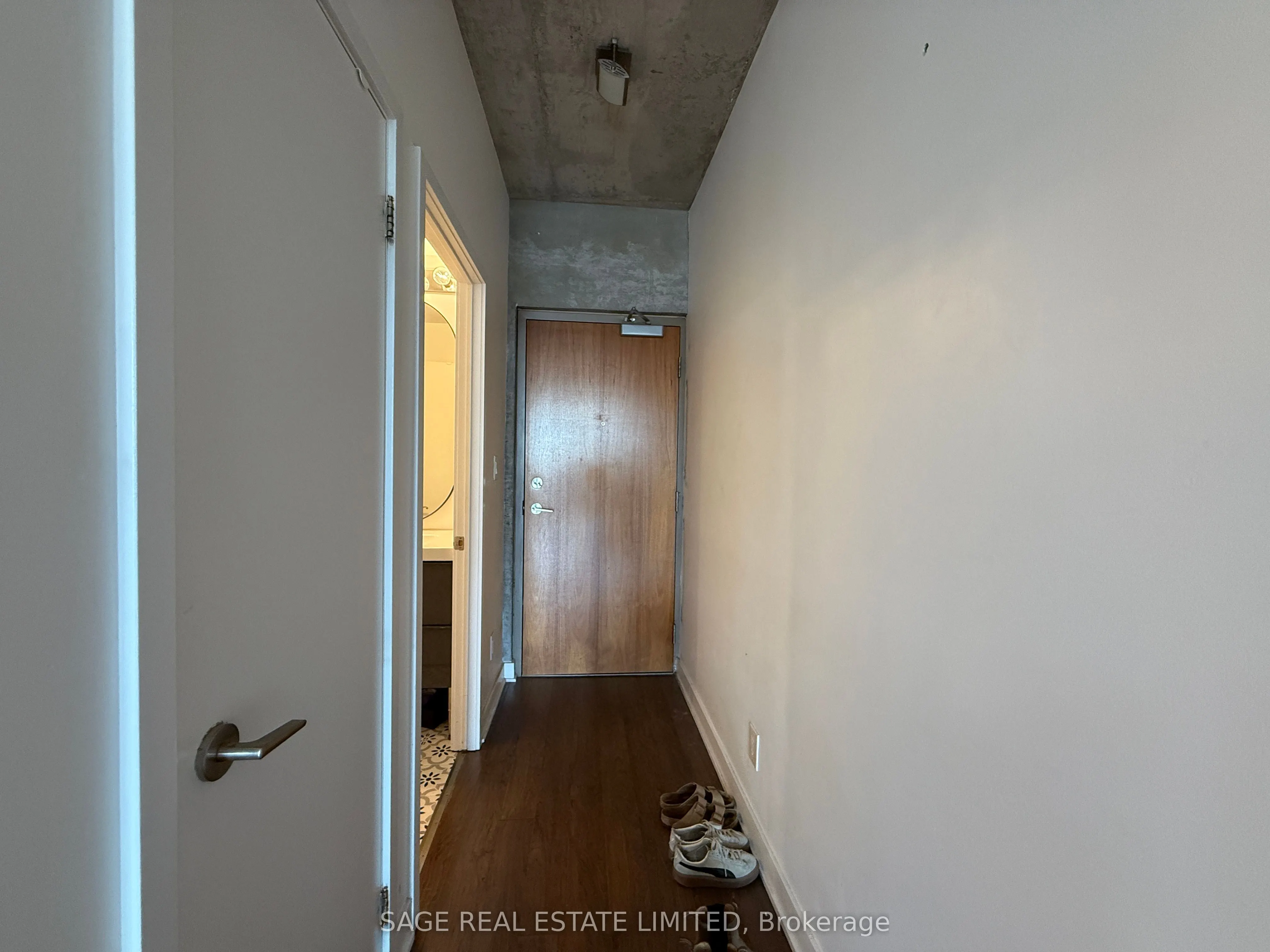 169 John Street, #904