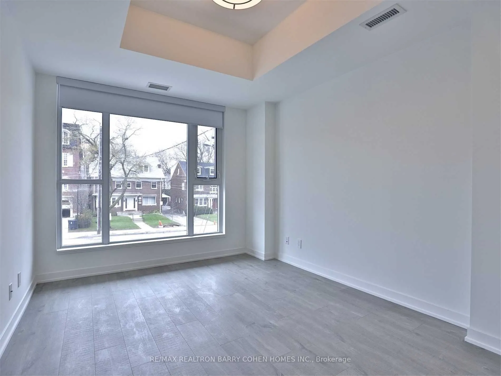 223 St Clair Avenue W, #Th4