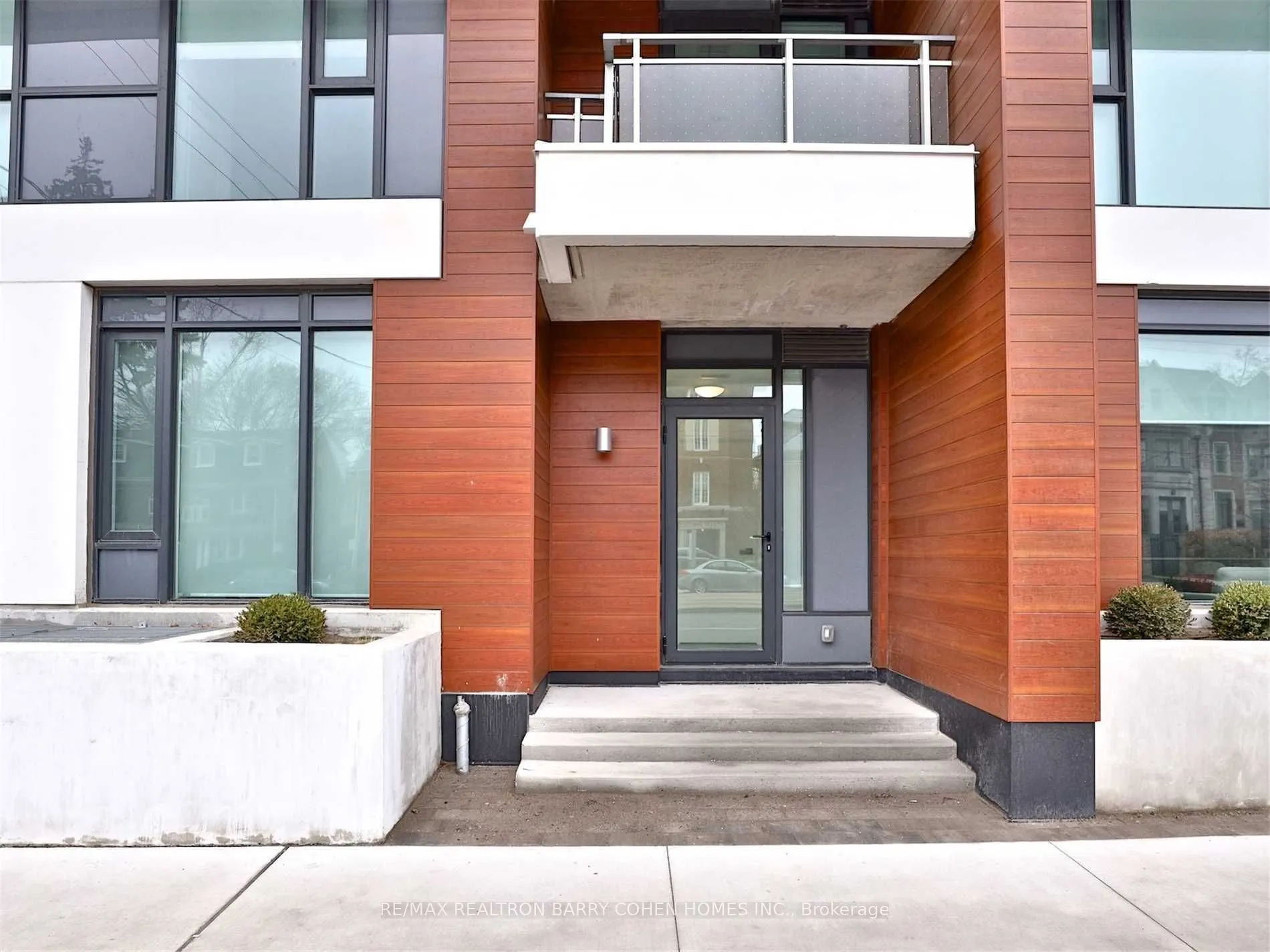 223 St Clair Avenue W, #Th4