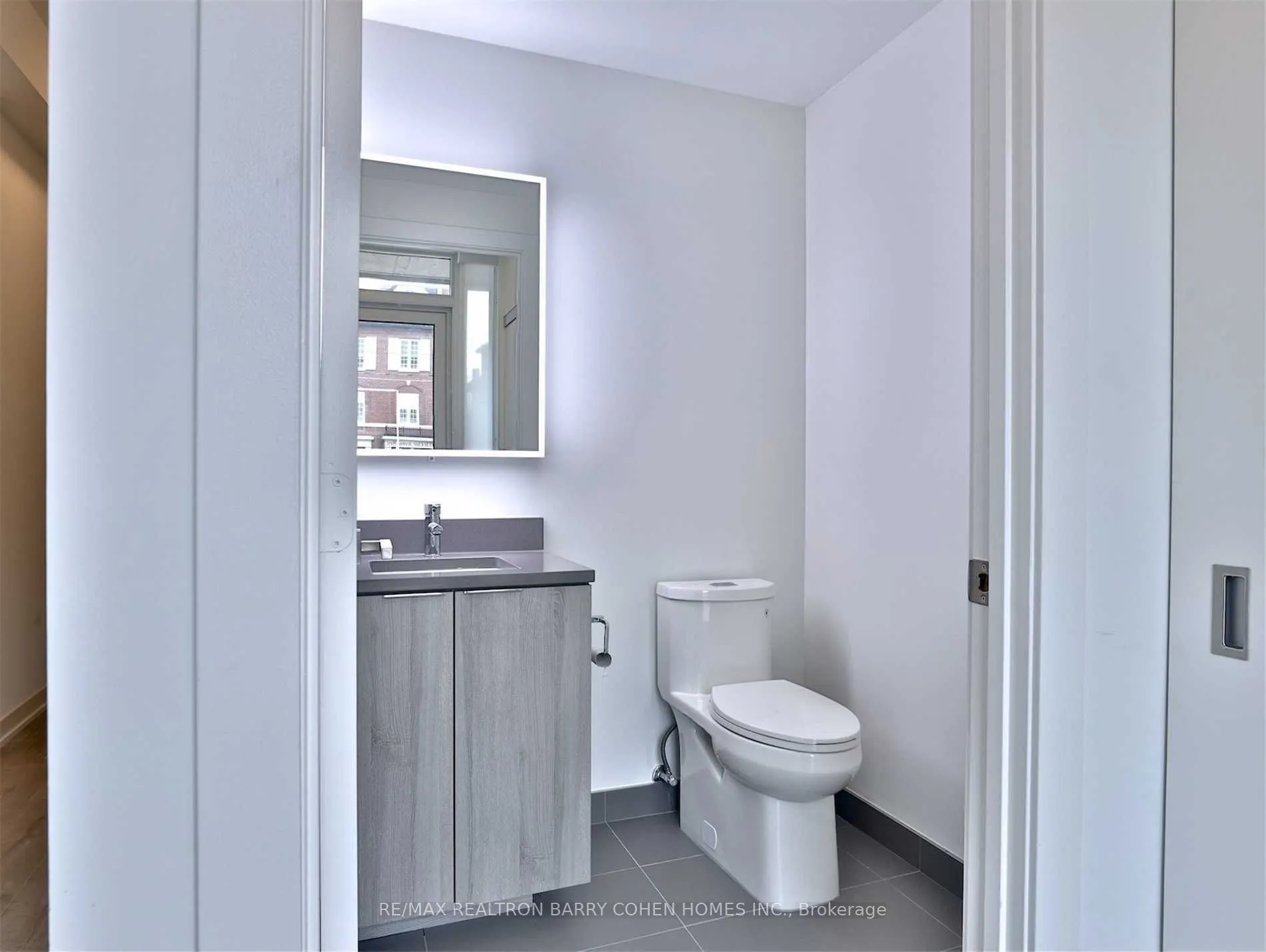 223 St Clair Avenue W, #Th4