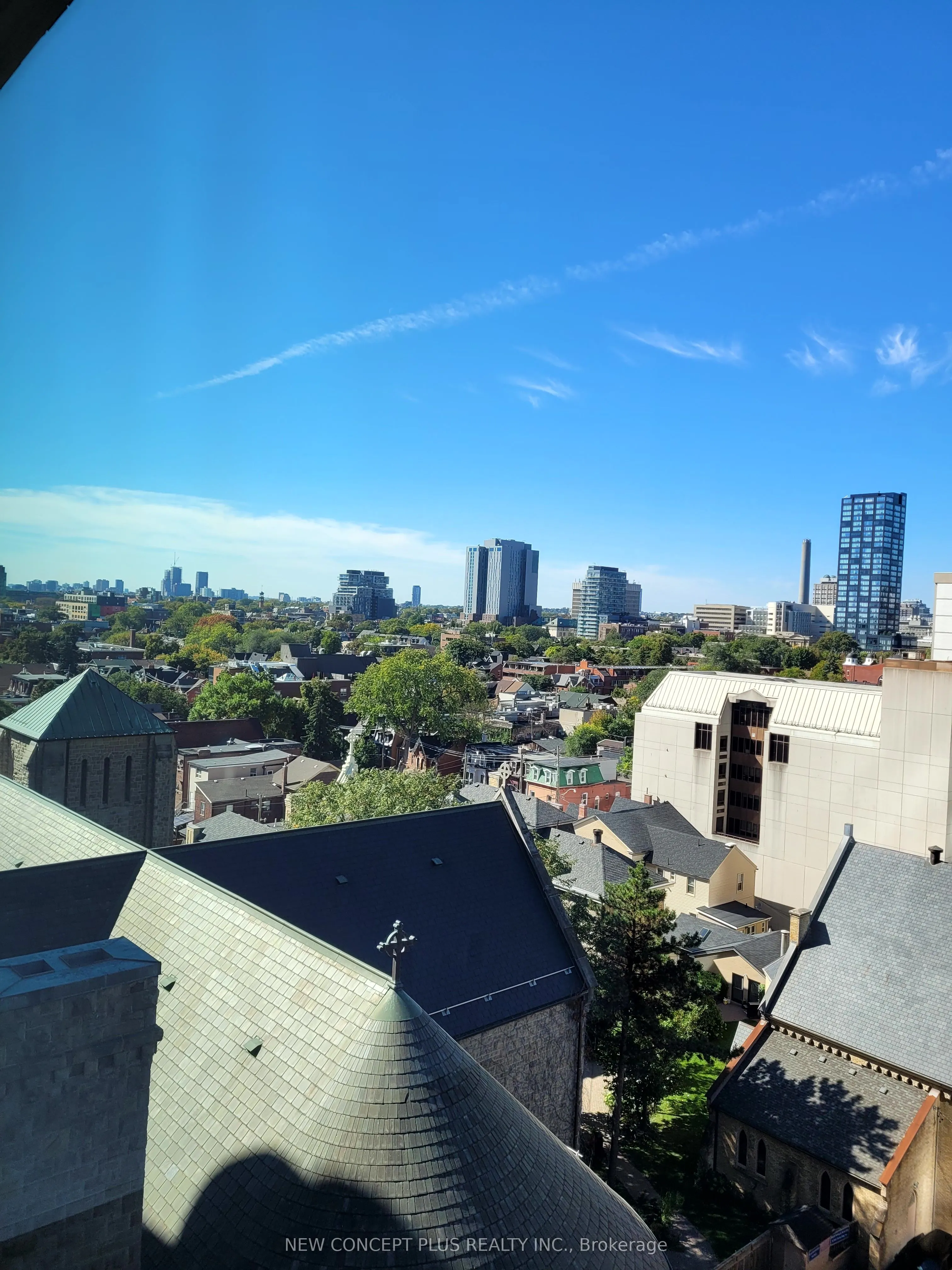 280 Dundas Street W, #902