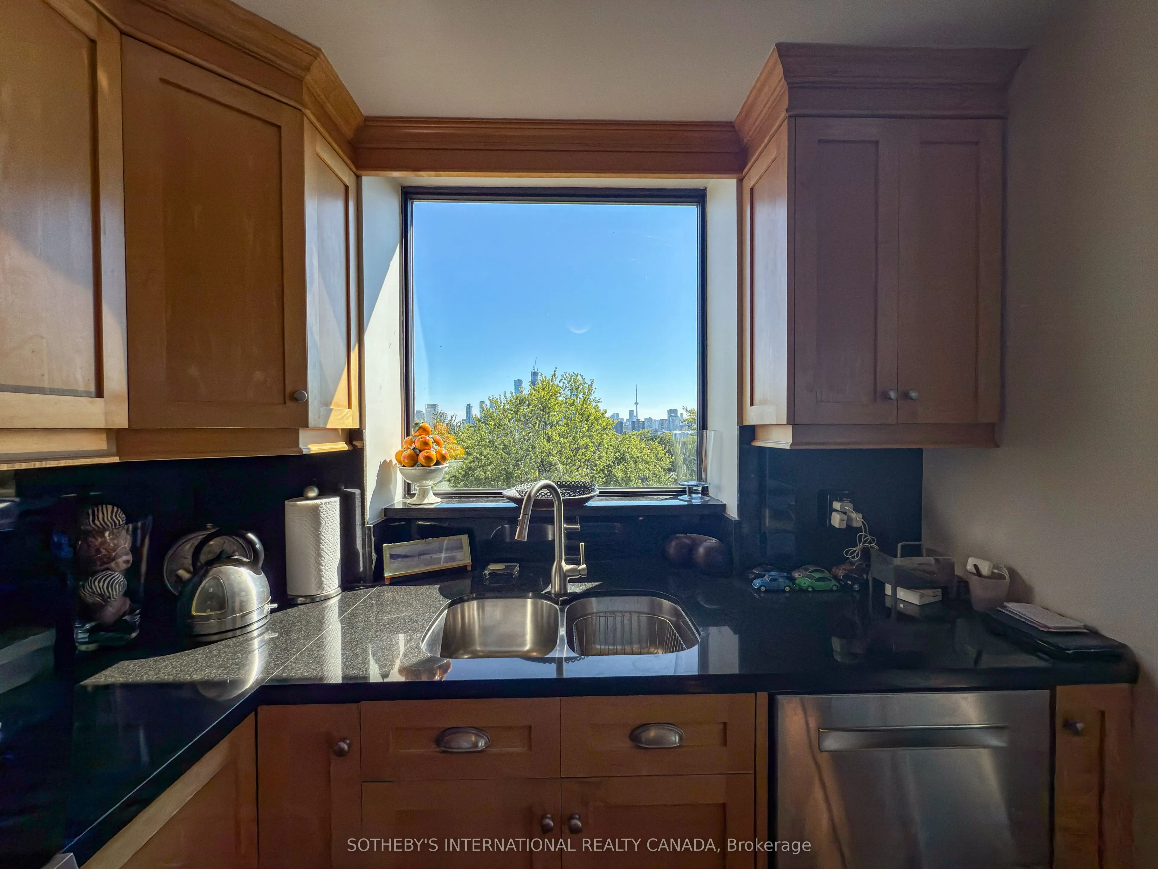 47 St Clair Avenue W, #705