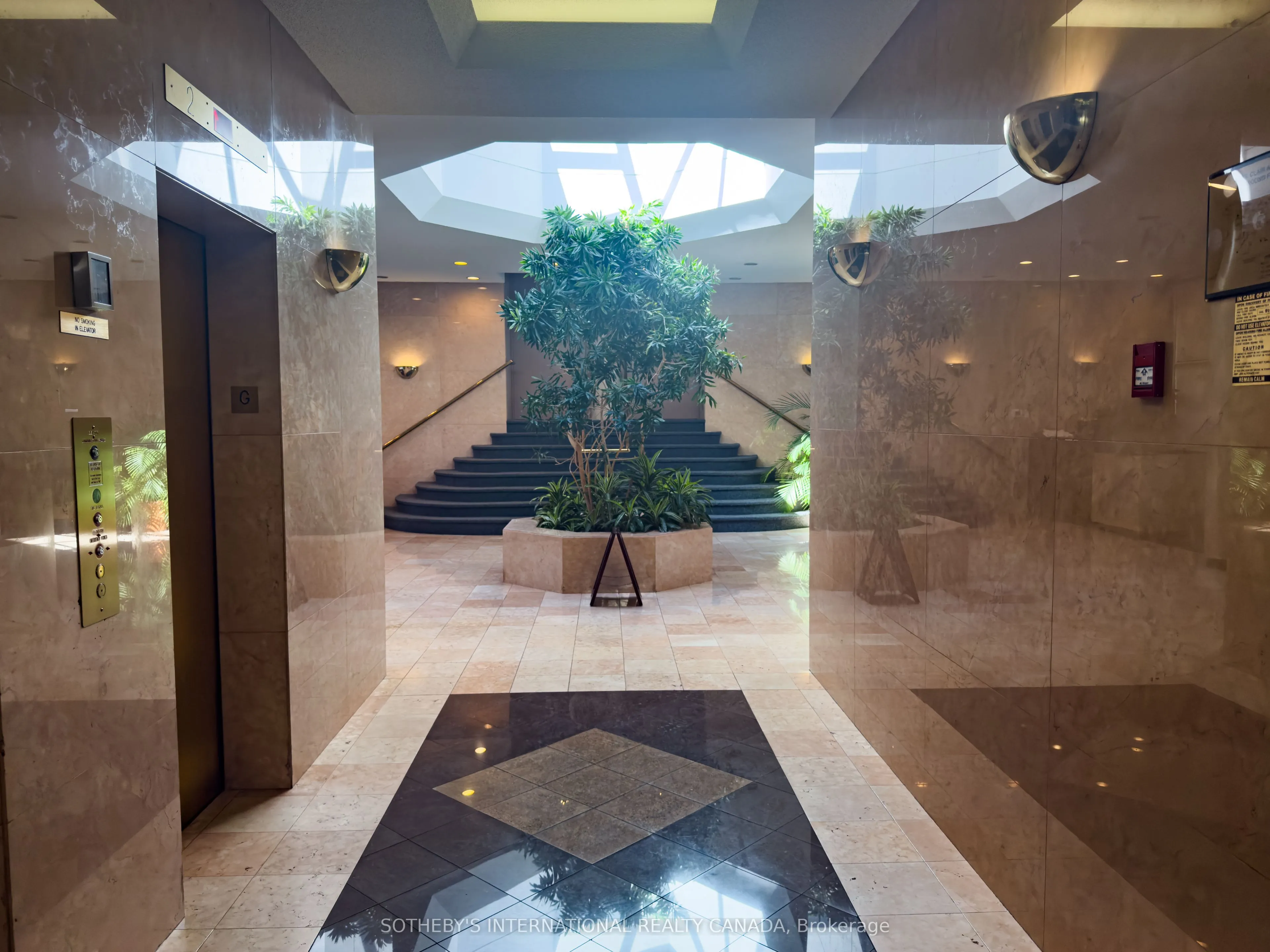 47 St Clair Avenue W, #705