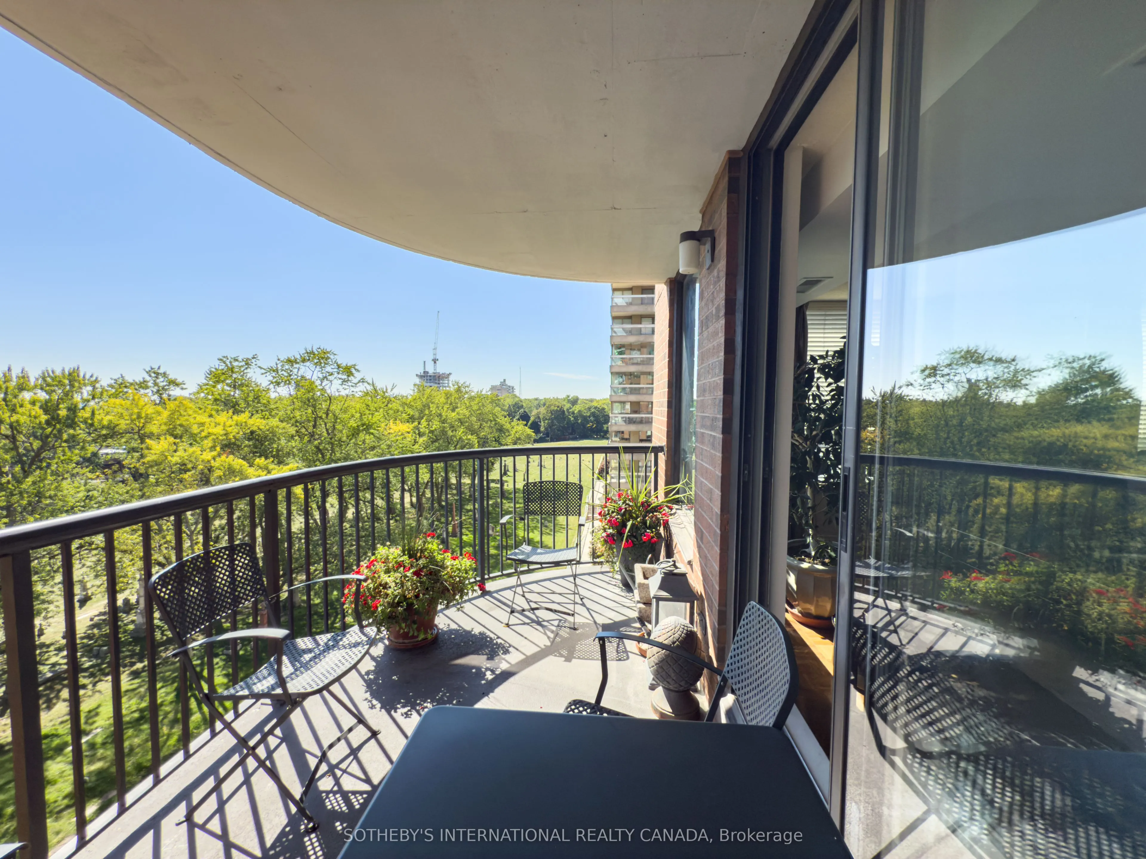 47 St Clair Avenue W, #705