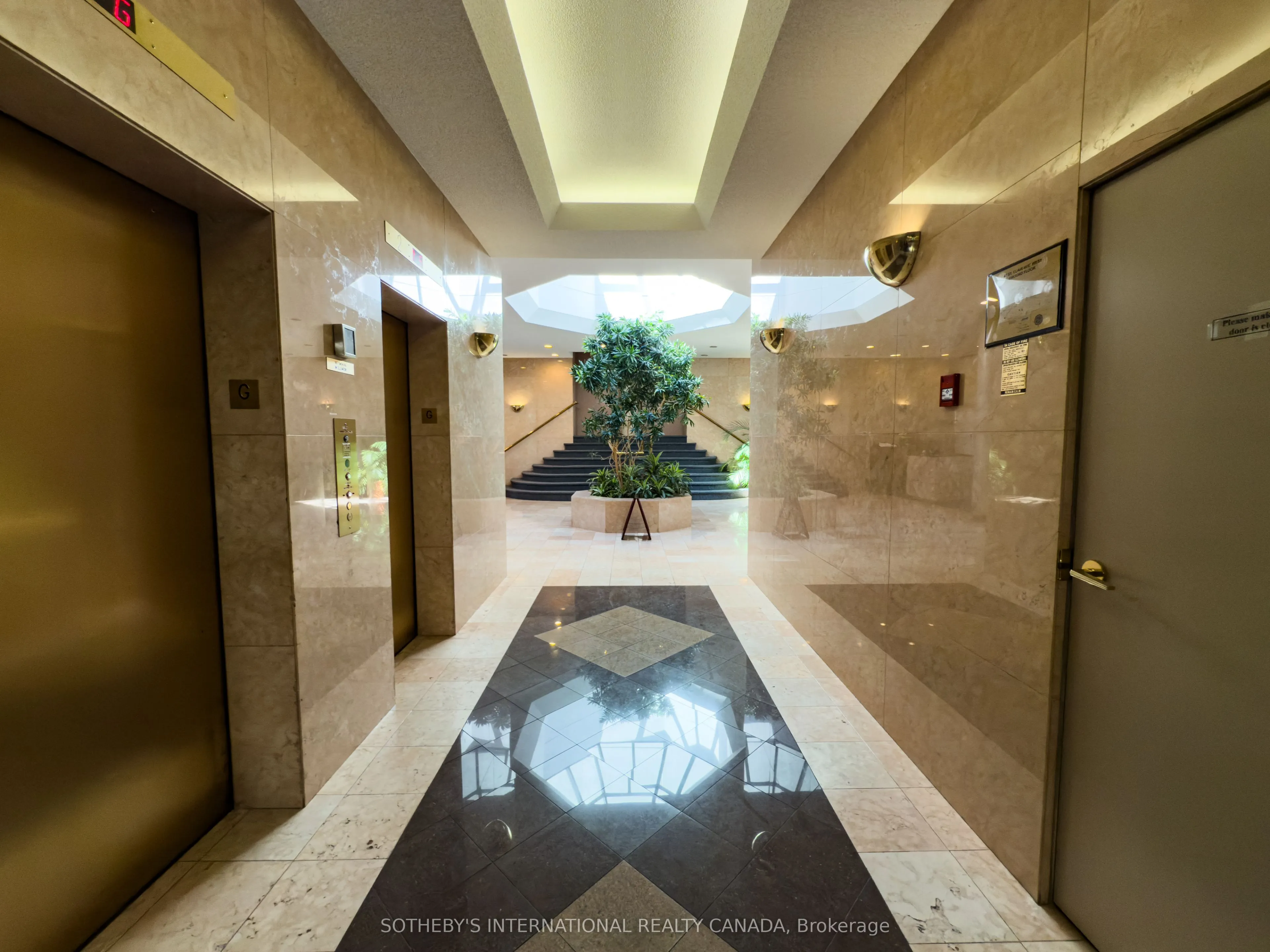 47 St Clair Avenue W, #705