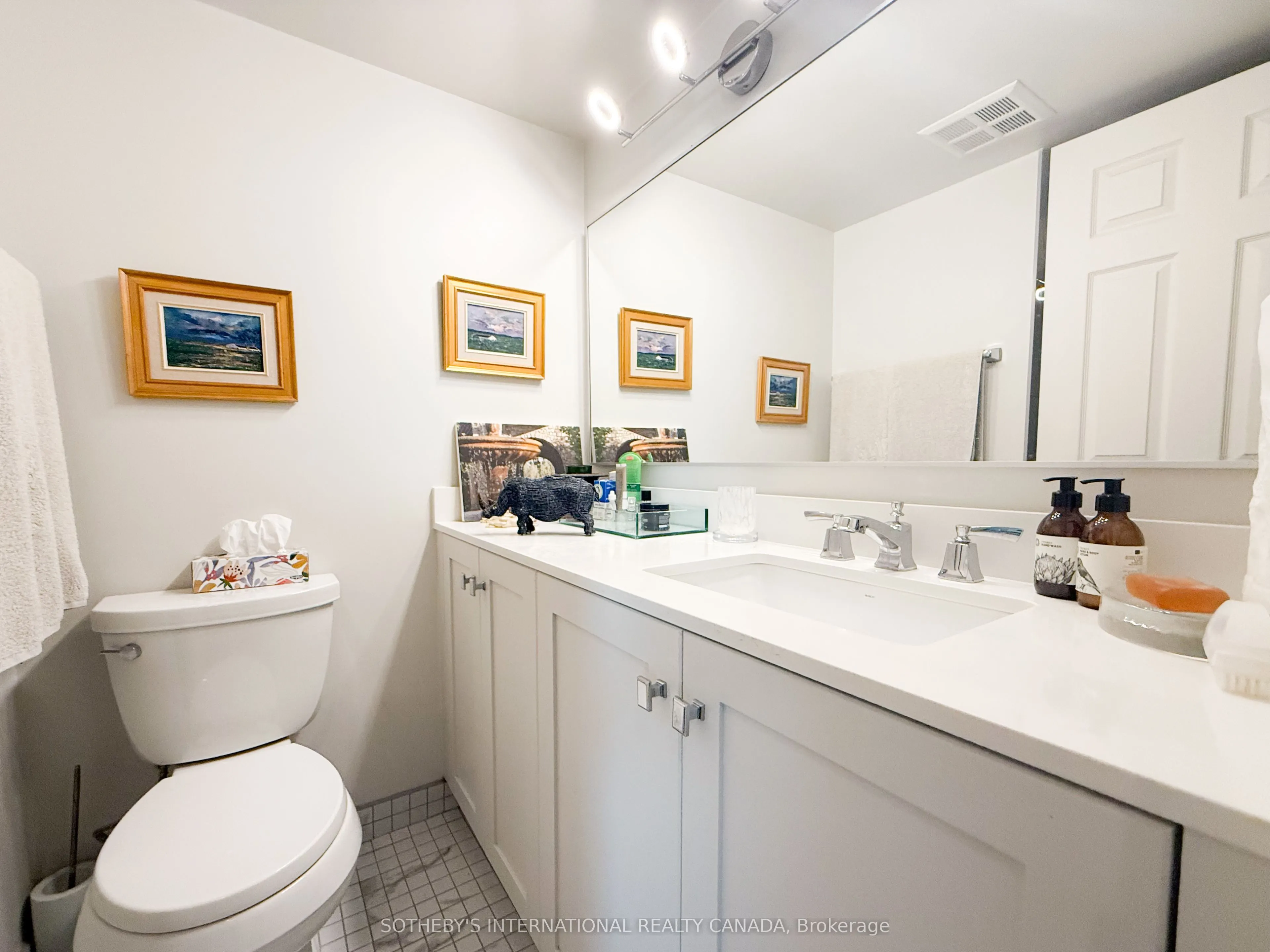 47 St Clair Avenue W, #705