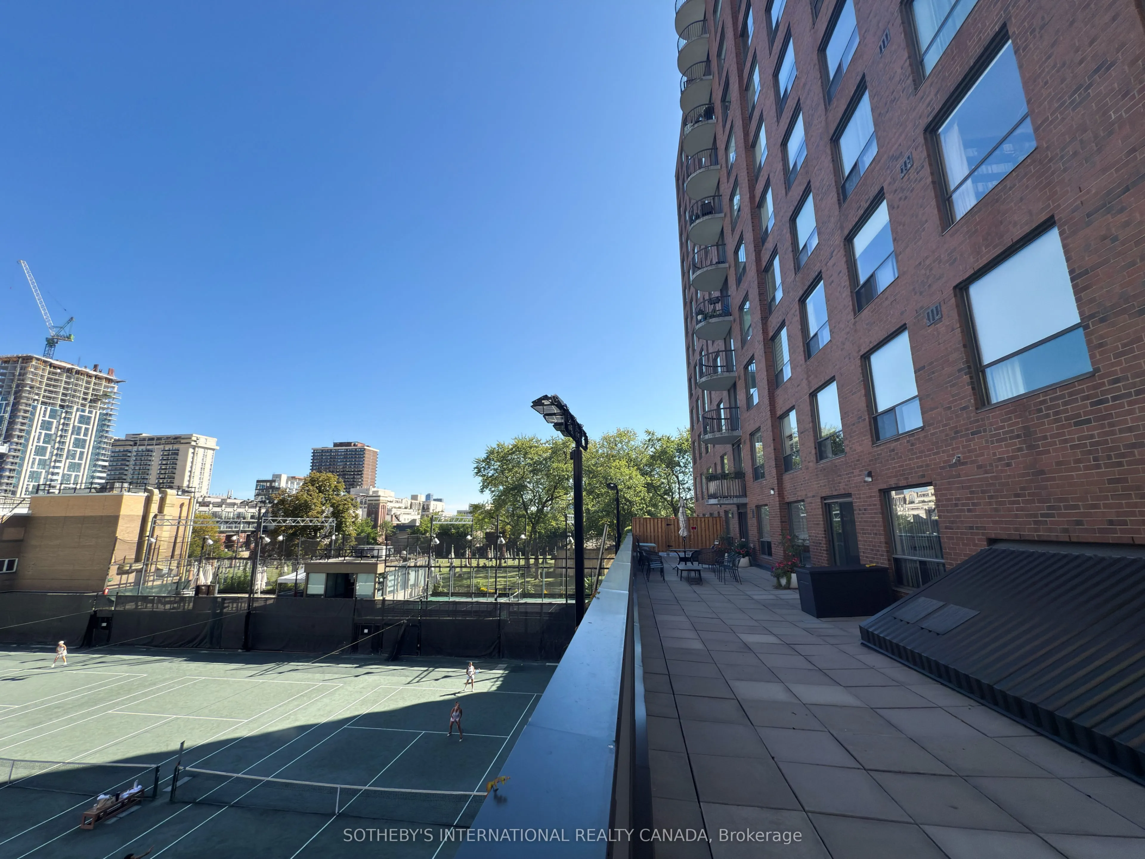 47 St Clair Avenue W, #705