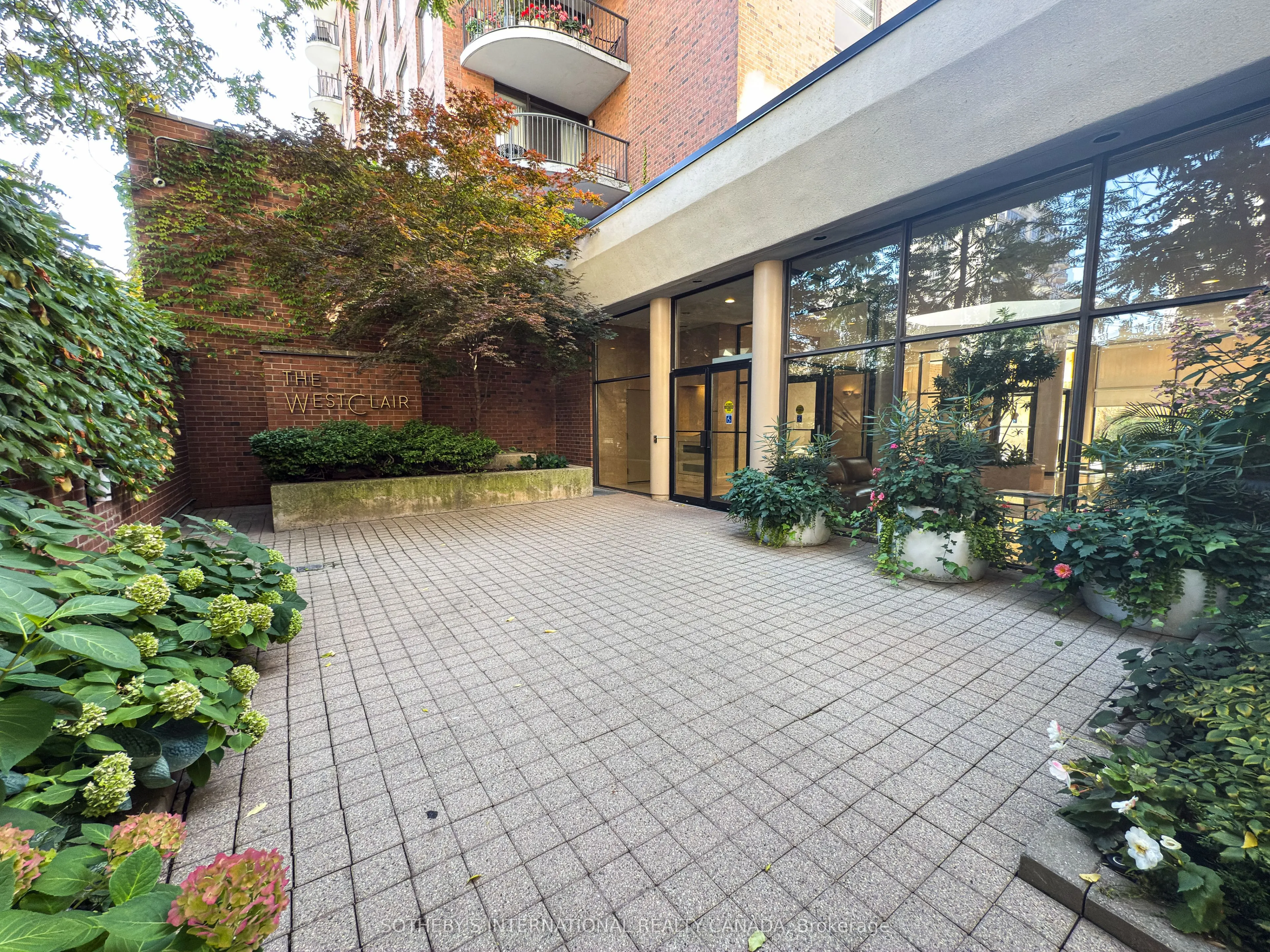 47 St Clair Avenue W, #705