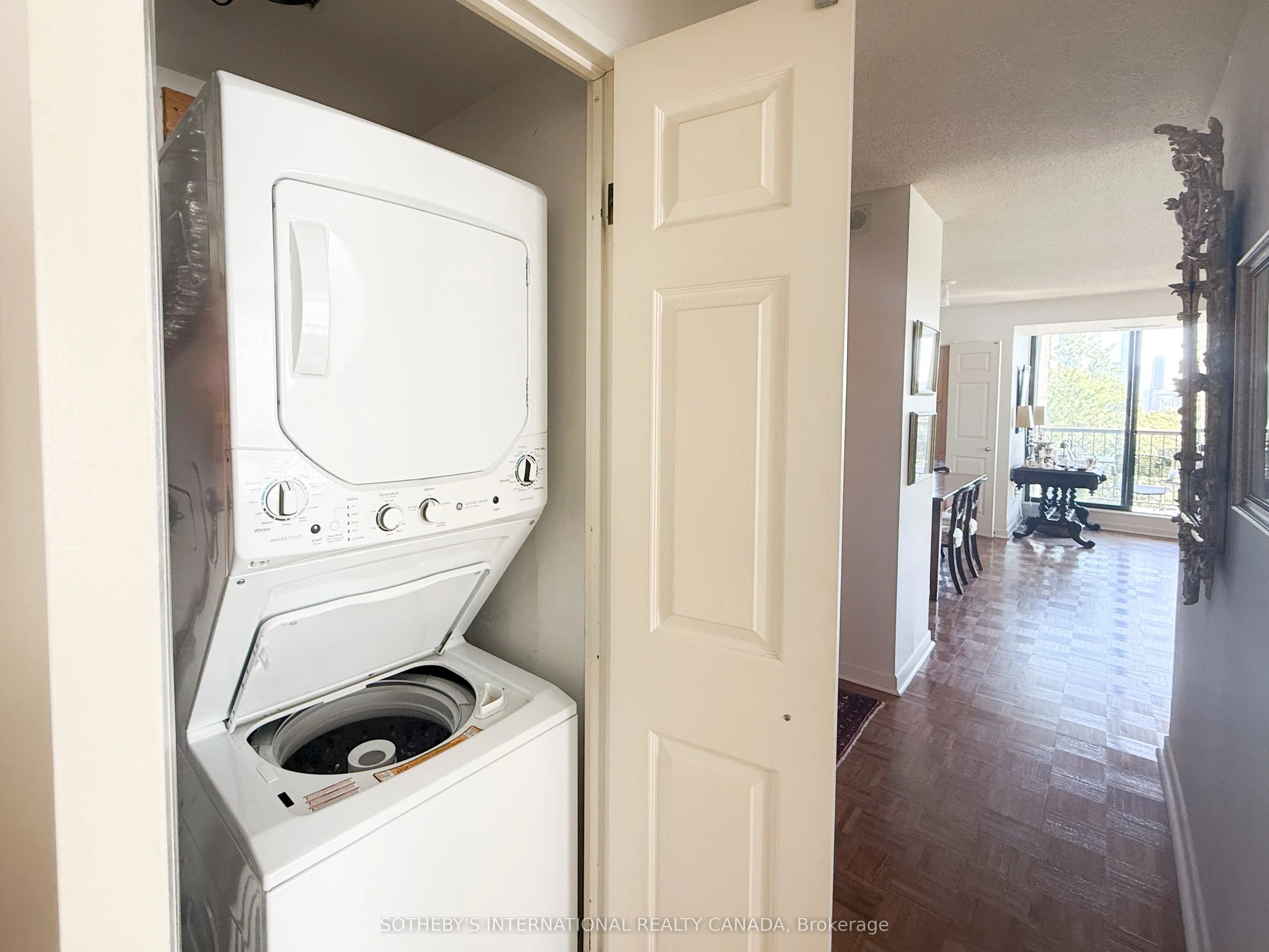 47 St Clair Avenue W, #705