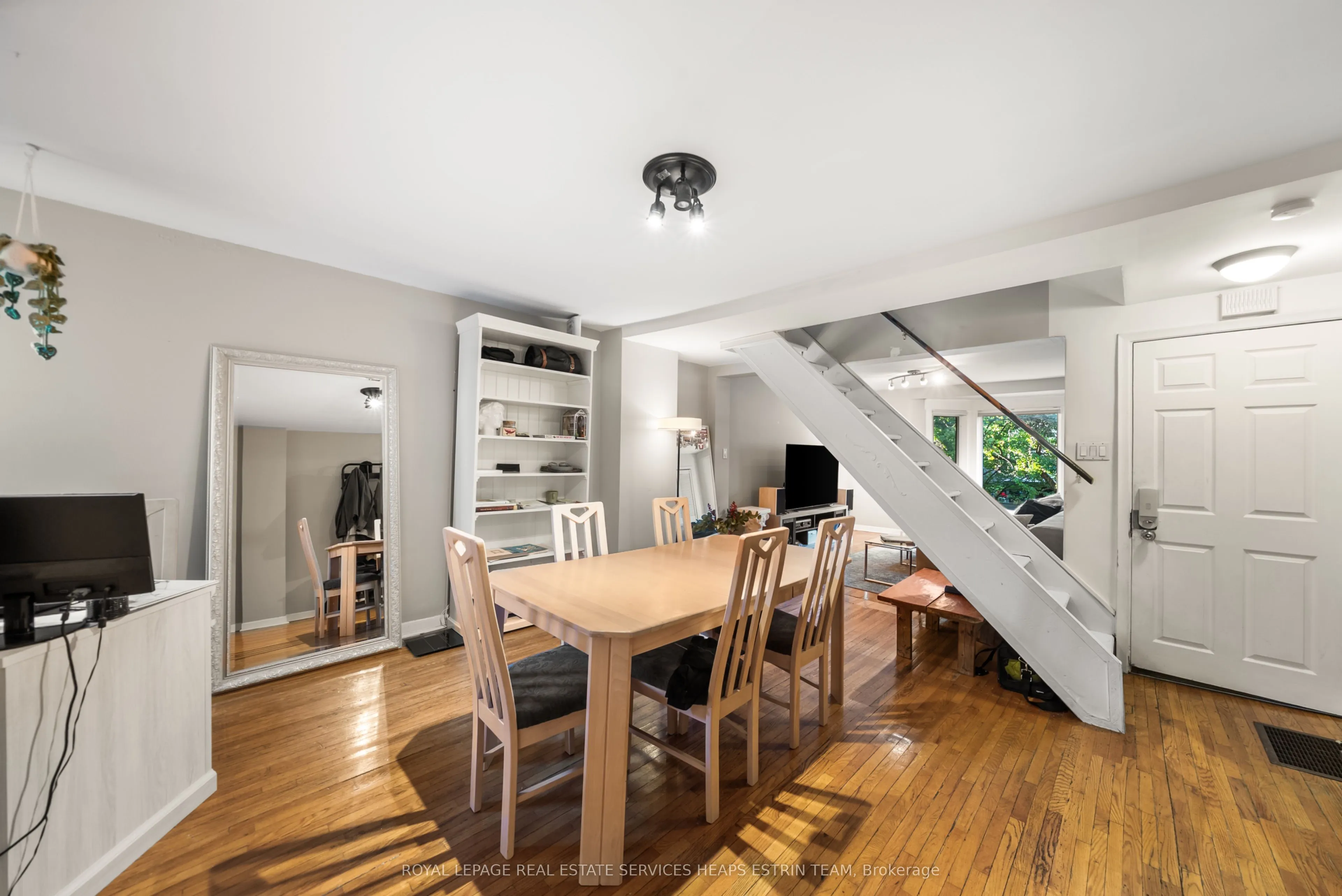 11 Salisbury Avenue, #Upper
