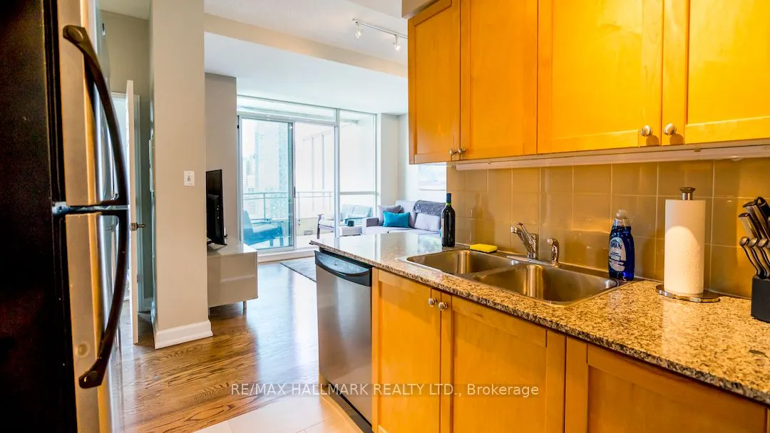 230 Queens Quay W, #2525